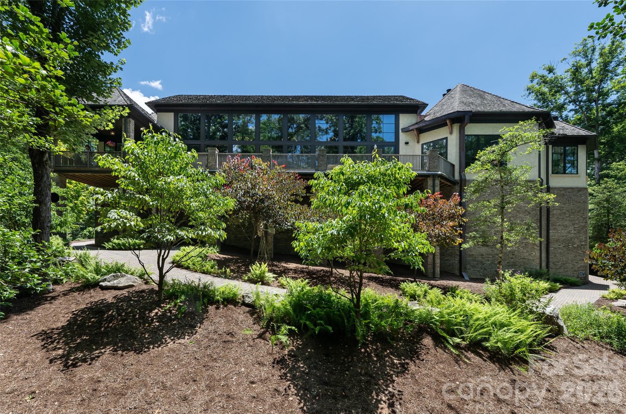 405 Ramble Way — Asheville