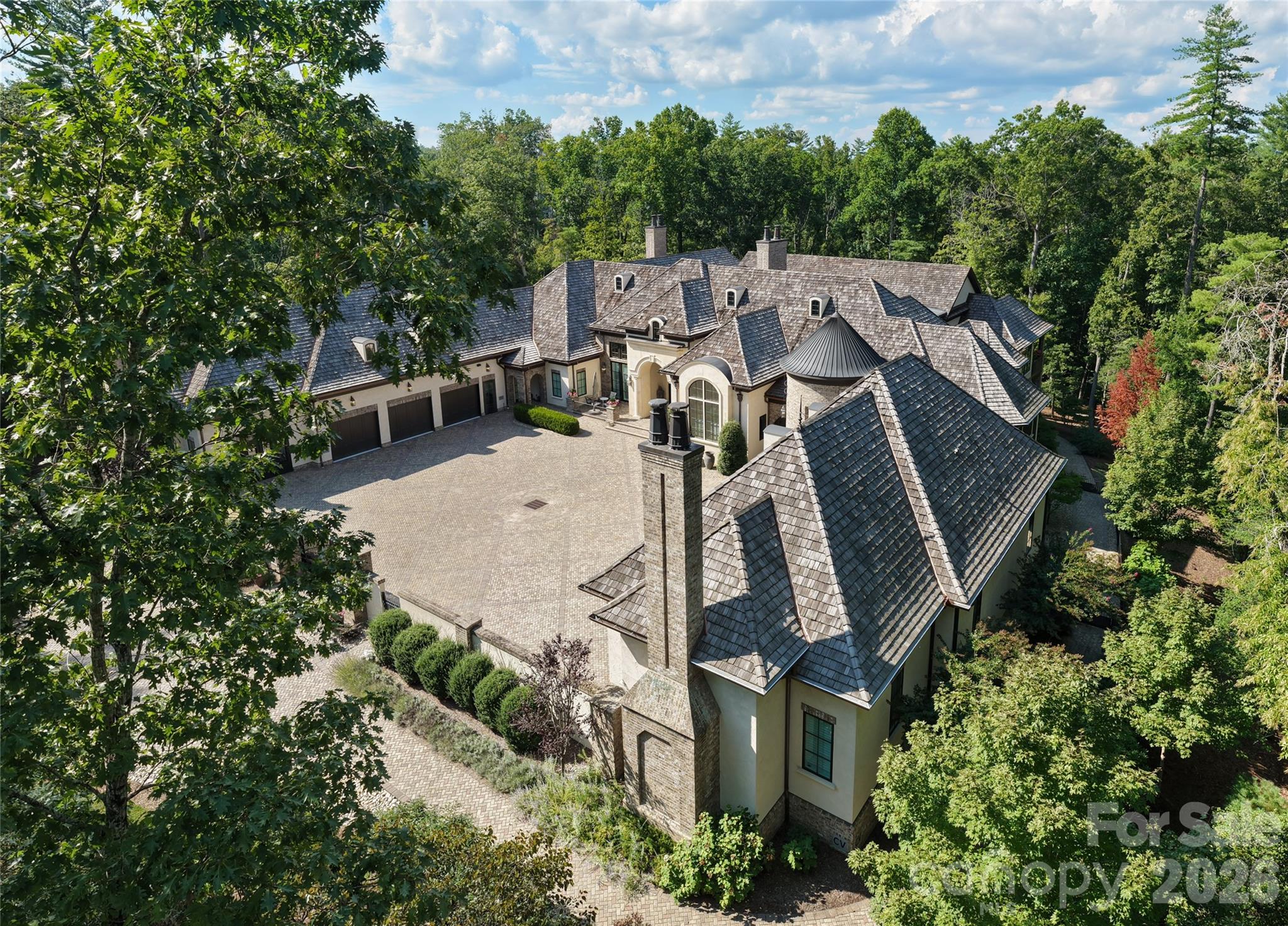 405 Ramble Way — Asheville