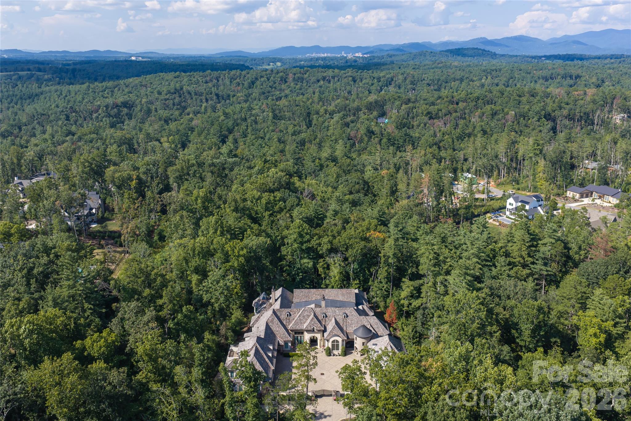 405 Ramble Way — Asheville