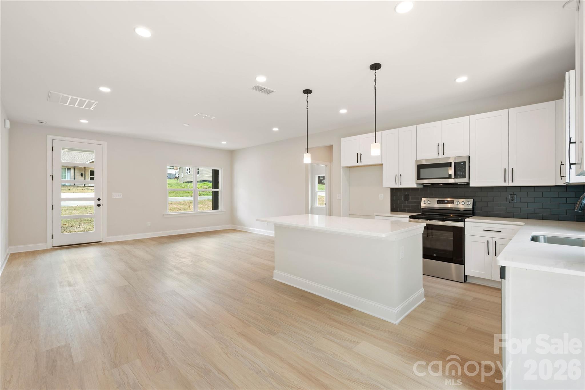 315 W Chestnut Street — Stanley