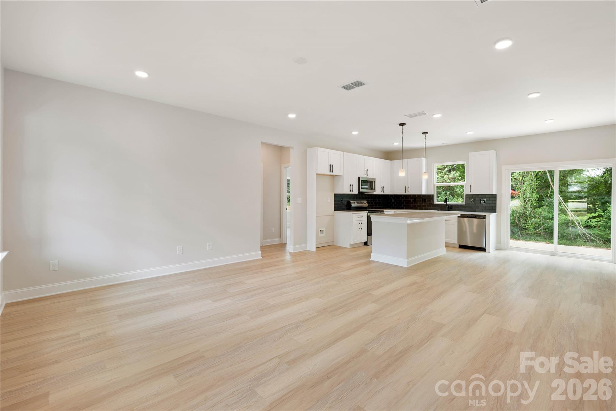 315 W Chestnut Street — Stanley