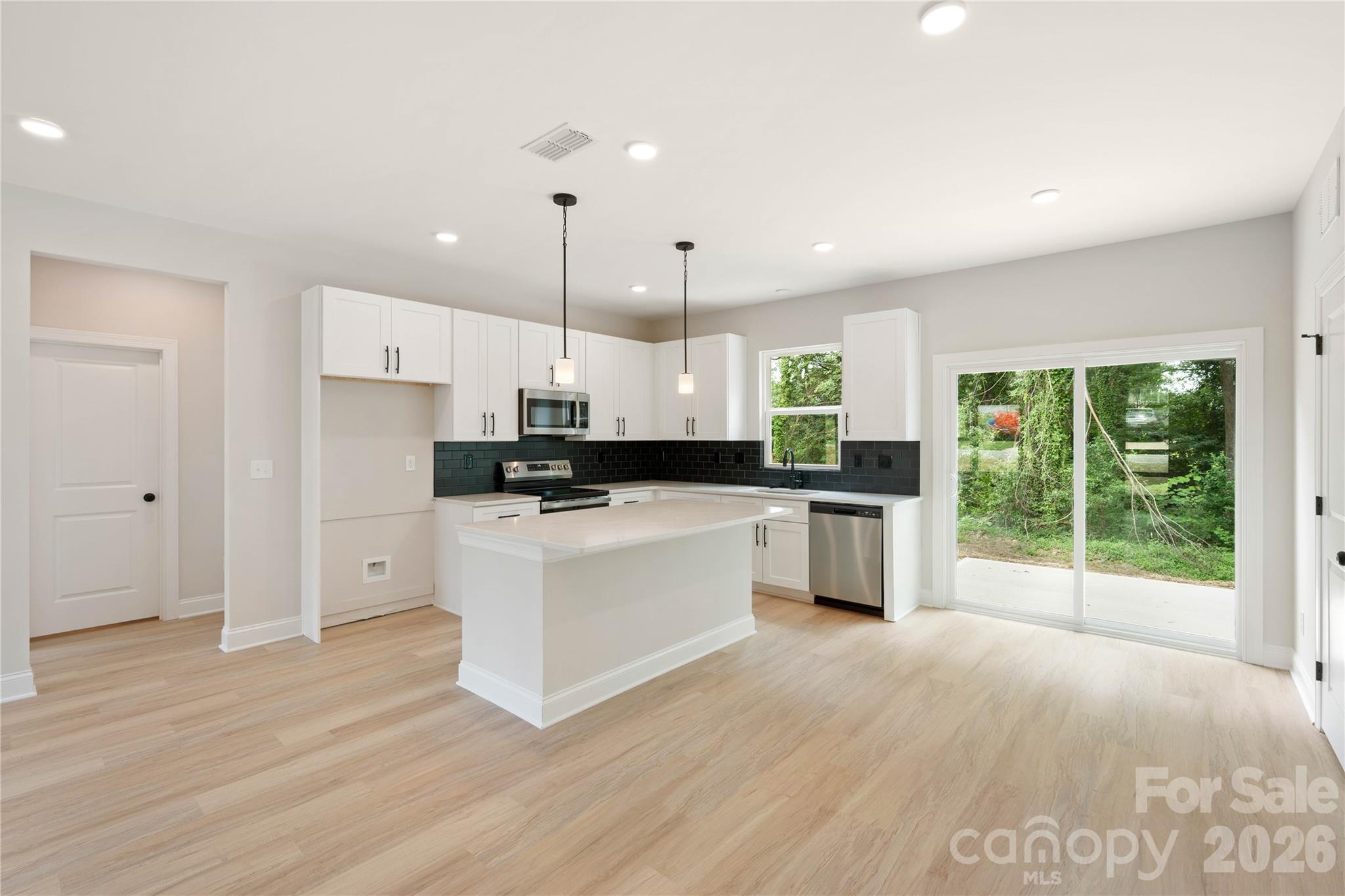 315 W Chestnut Street — Stanley