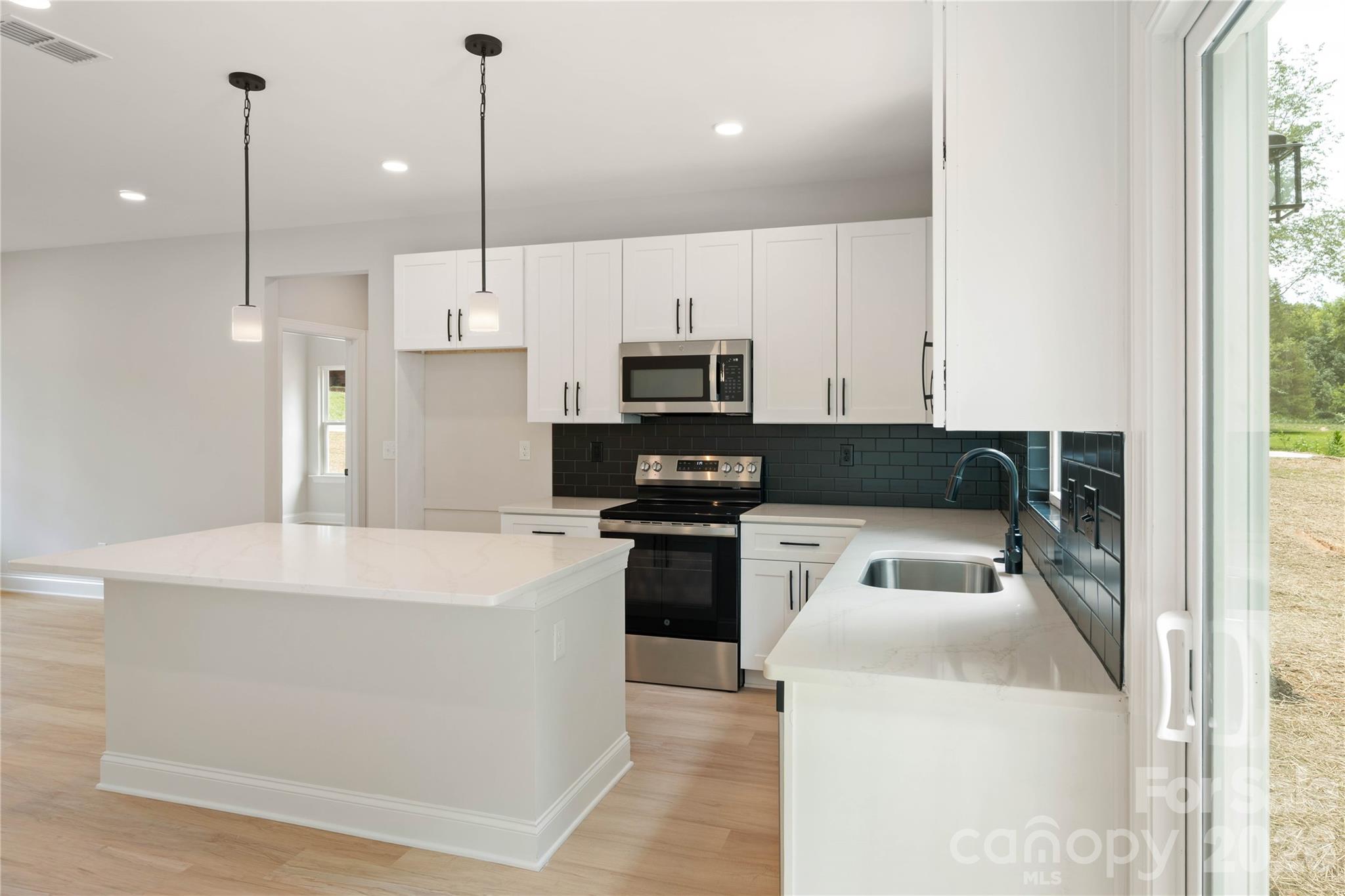 315 W Chestnut Street — Stanley