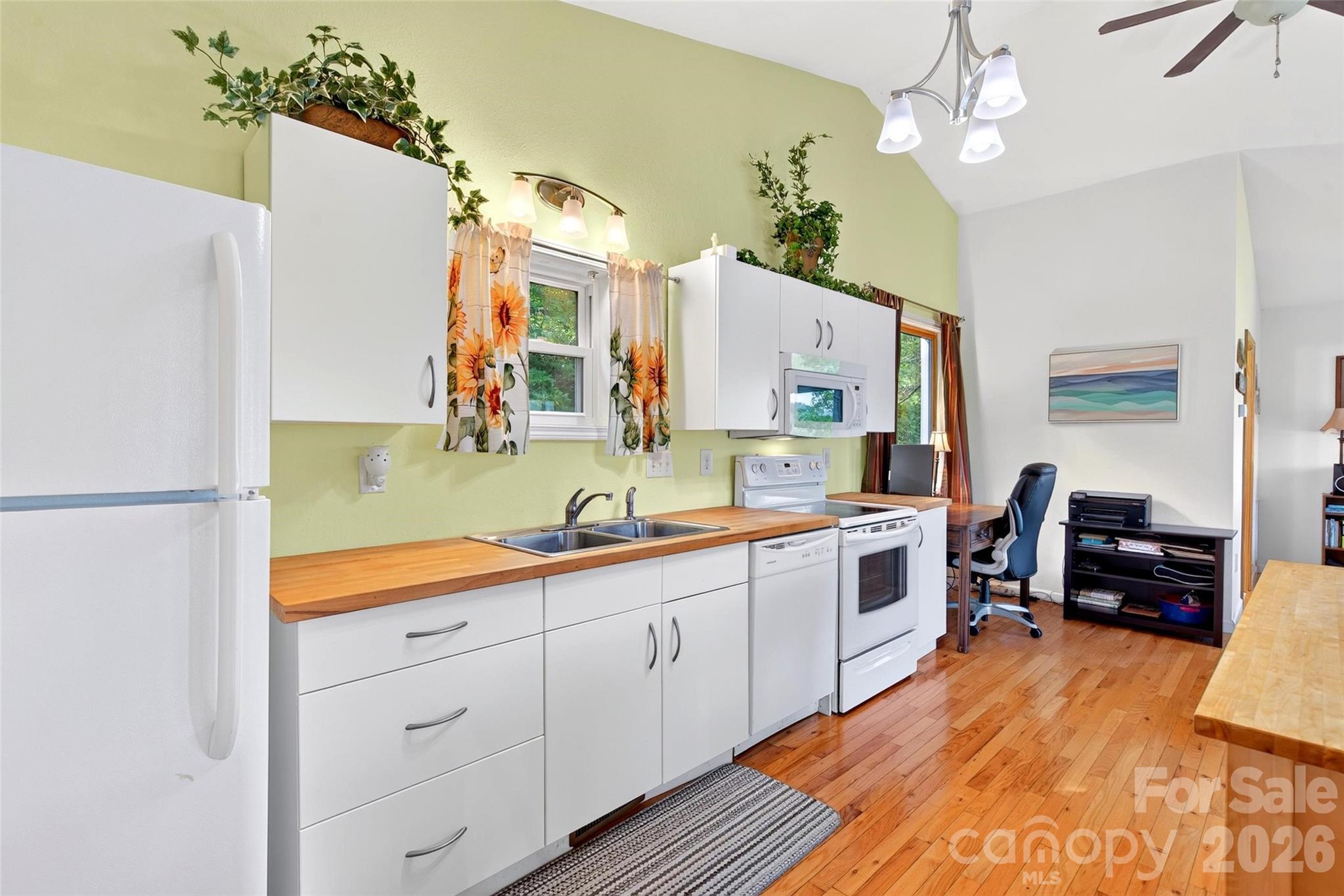 40 E Valley View Drive — Marion