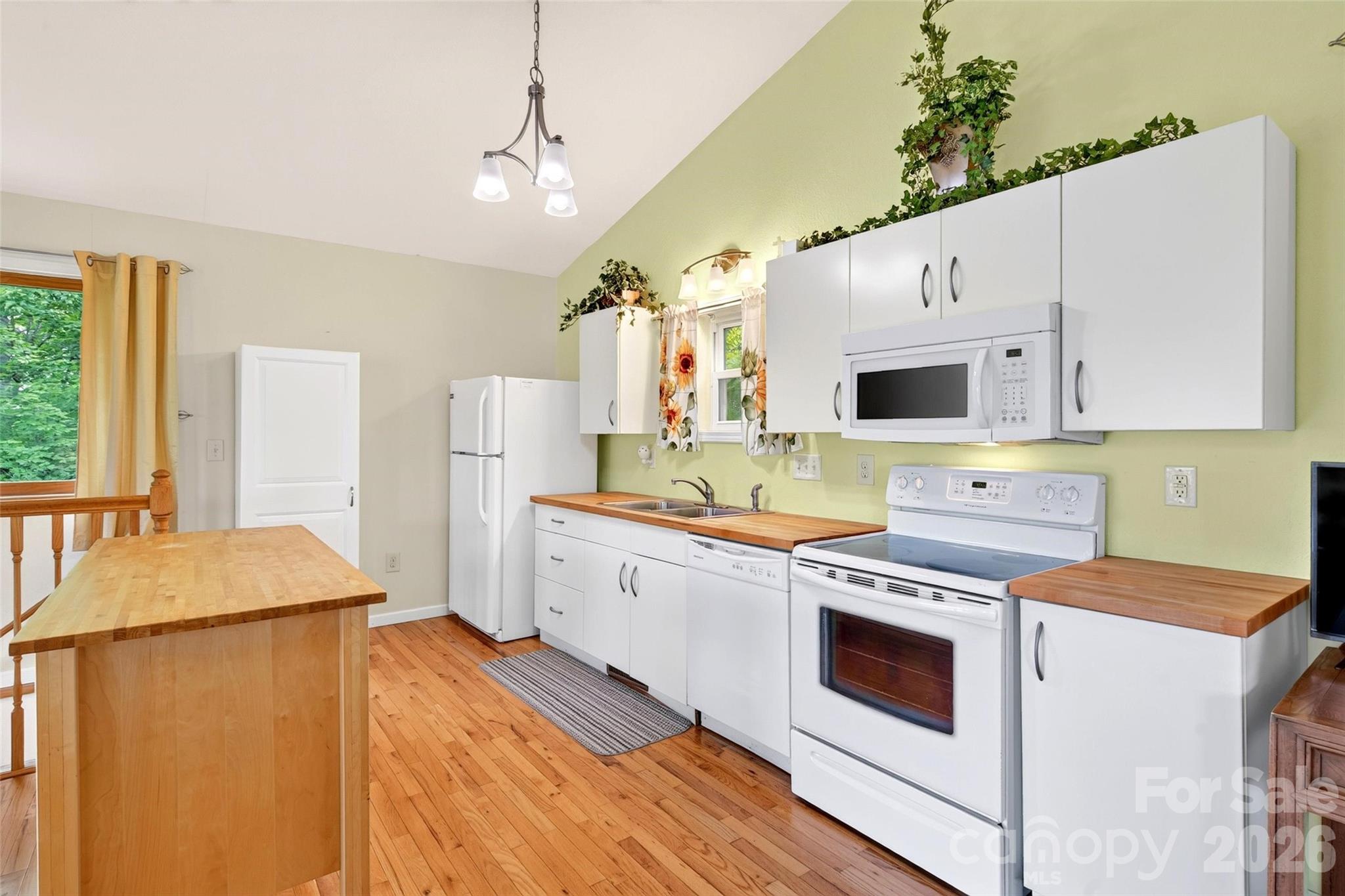 40 E Valley View Drive — Marion