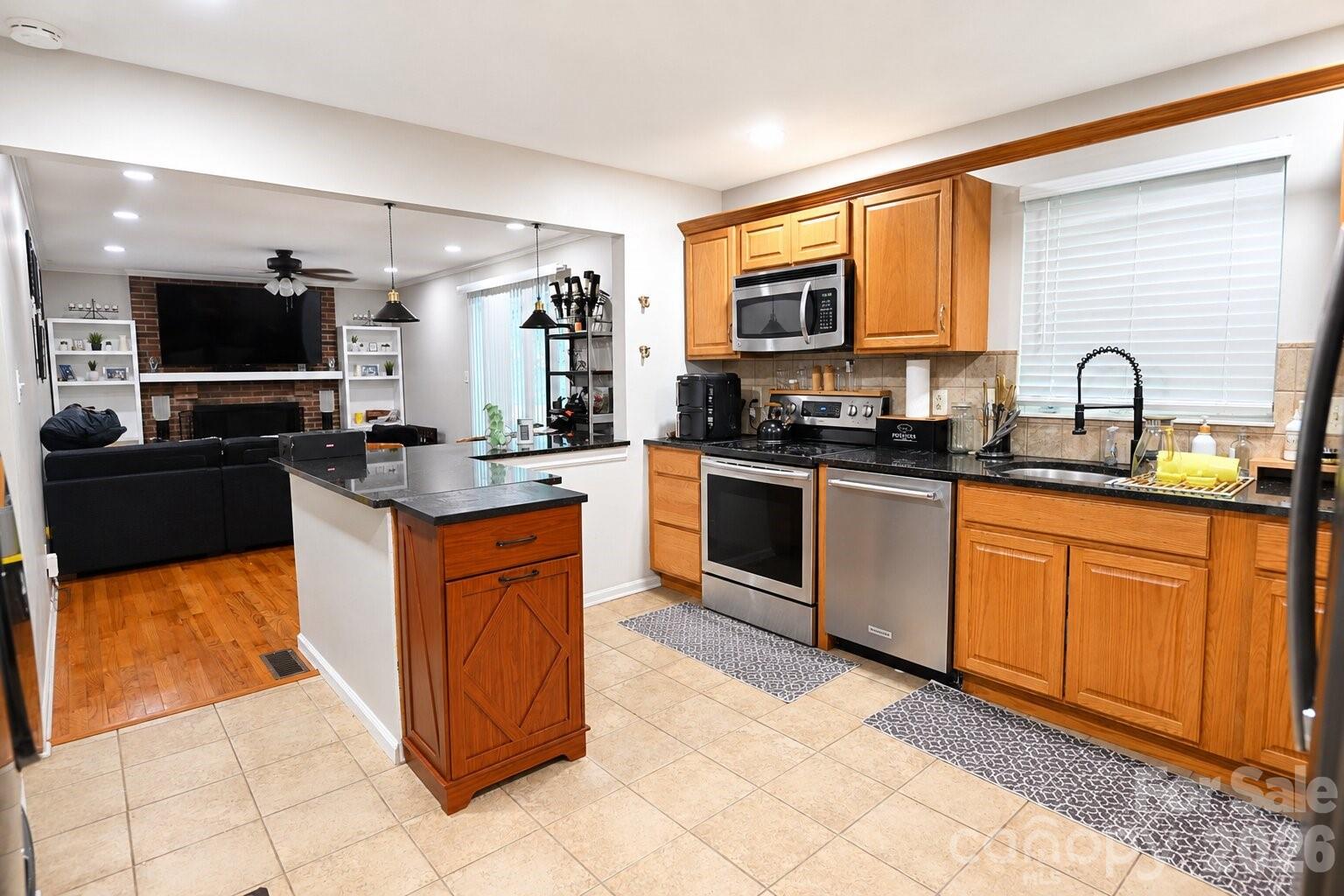 7329 Hounslow Lane — Charlotte
