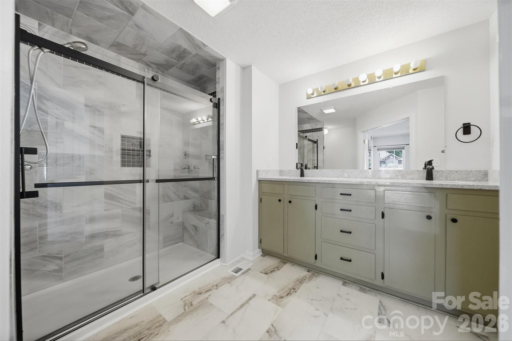 2436 29th Avenue Court NE — Hickory