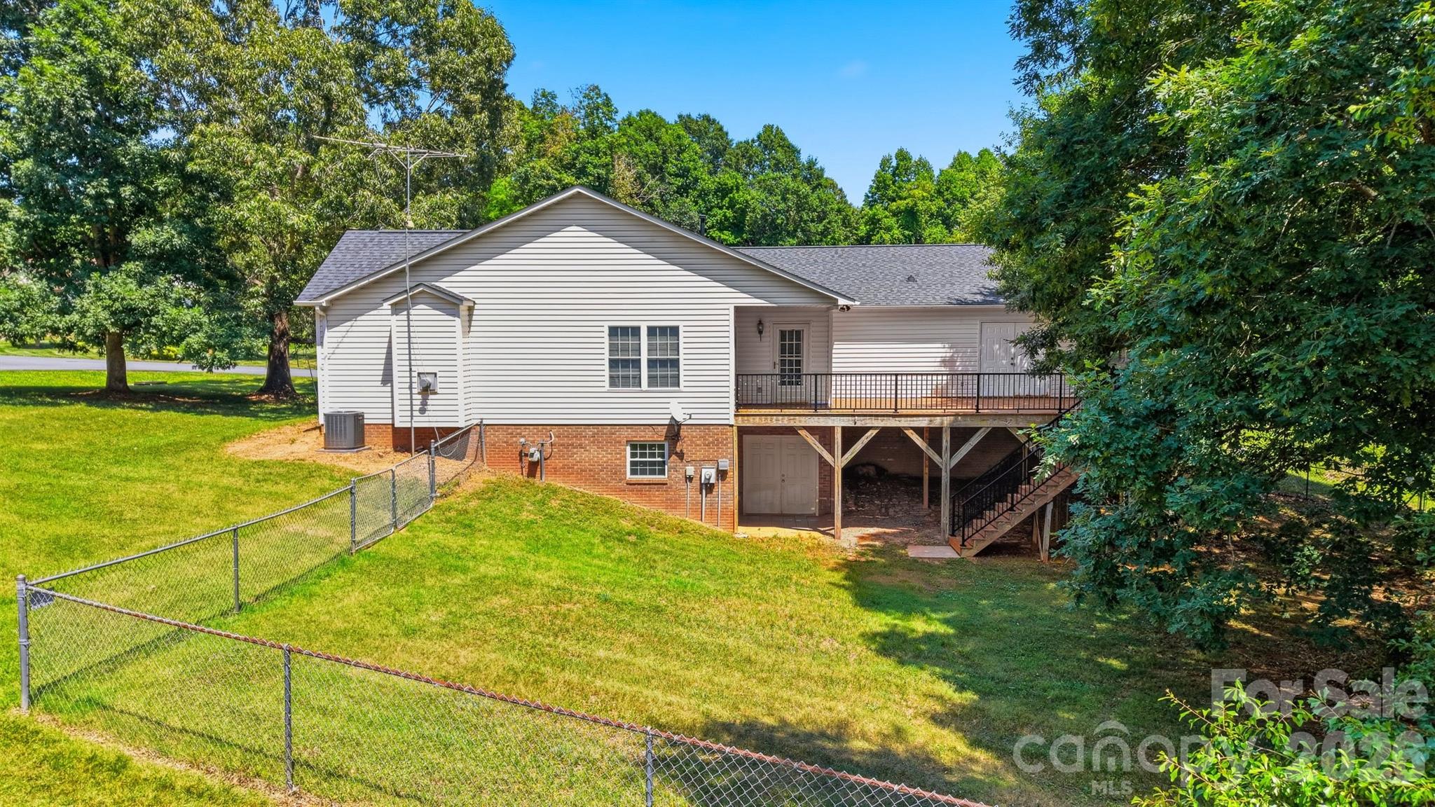 2436 29th Avenue Court NE — Hickory