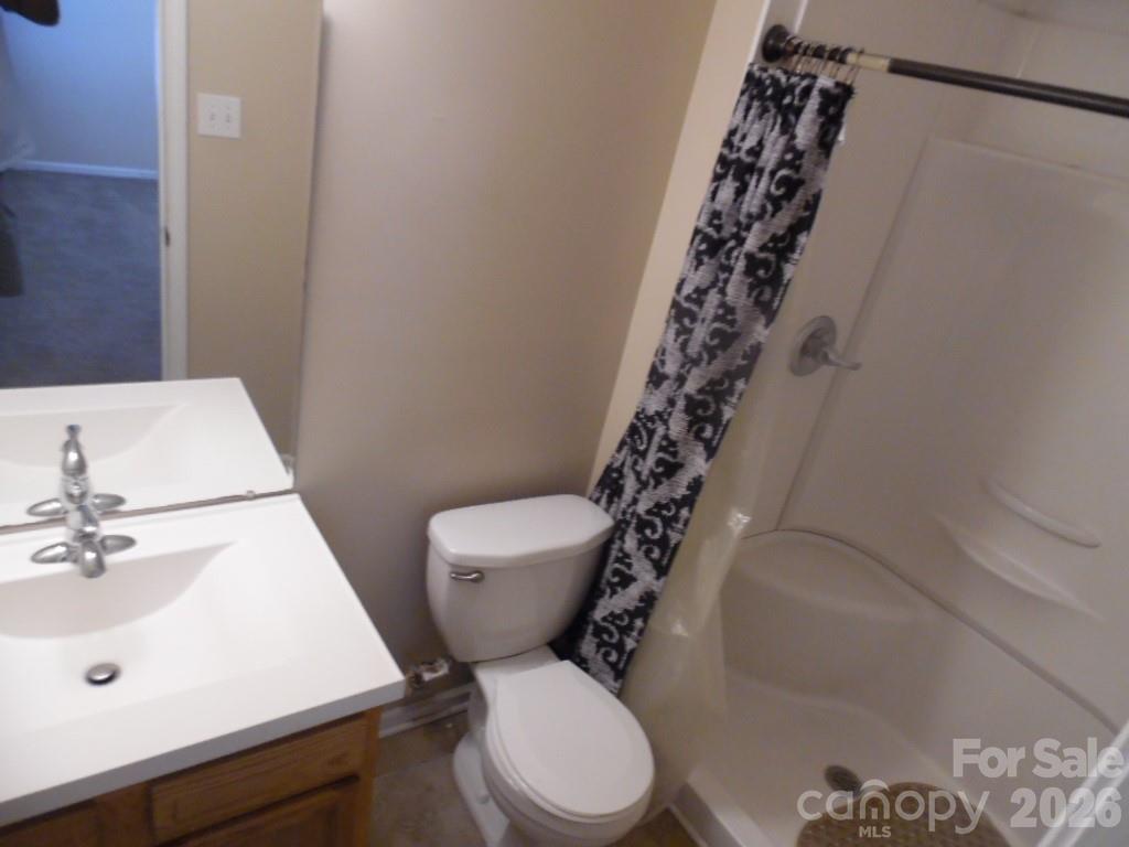 6311 Coach Hill Lane — Charlotte