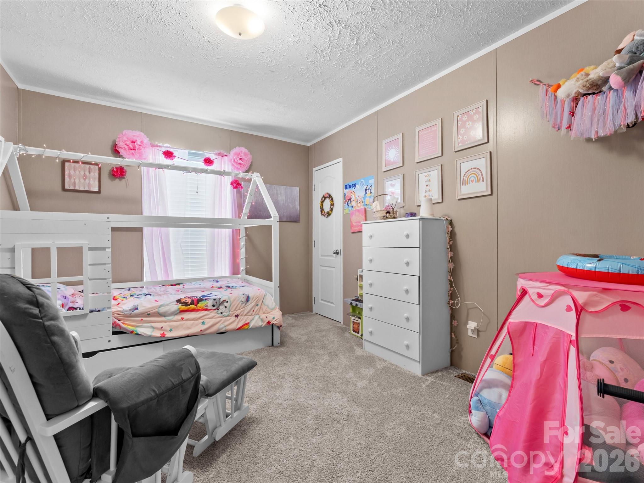 64 Tupper Lane — Hendersonville