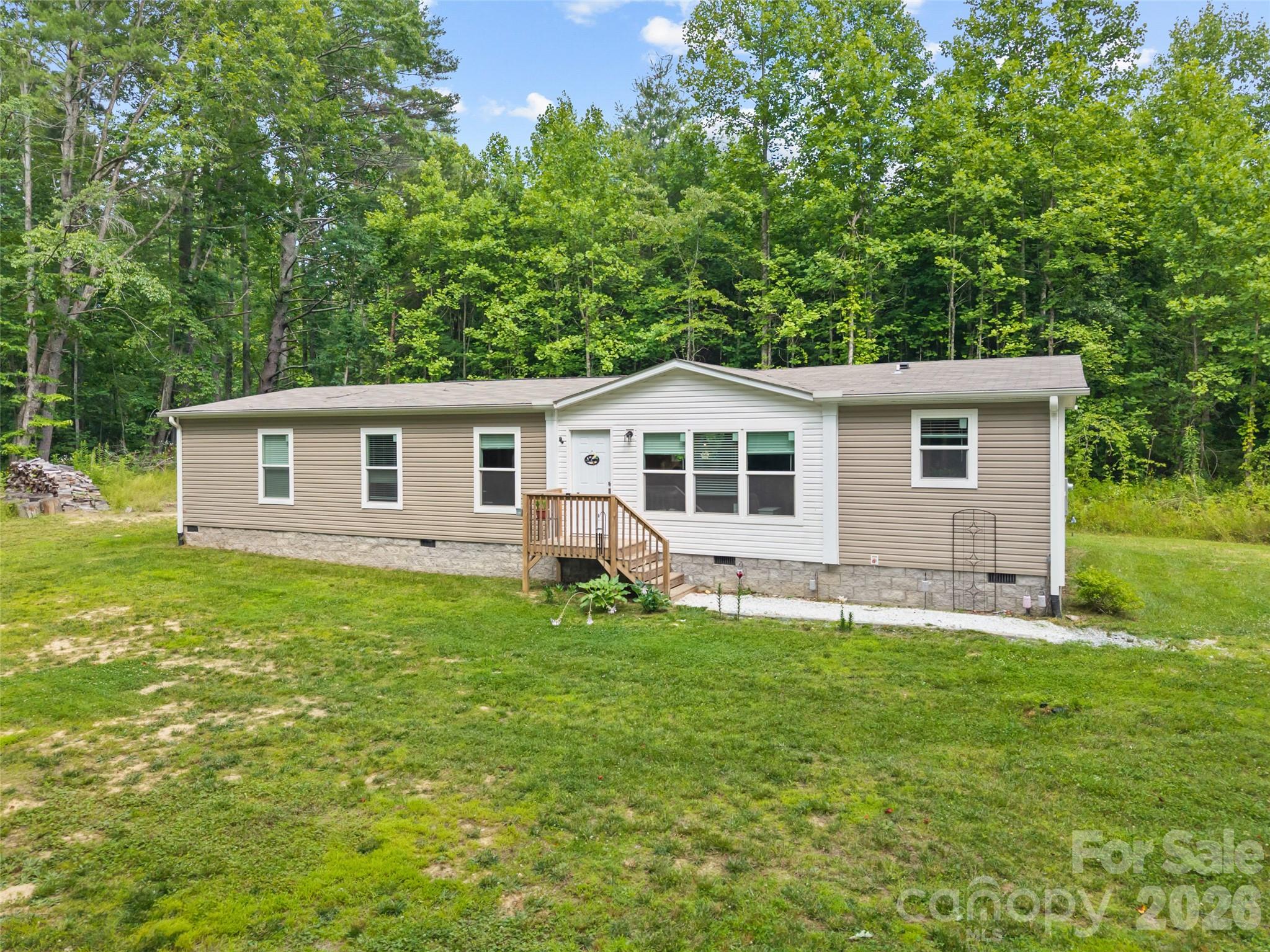 64 Tupper Lane — Hendersonville