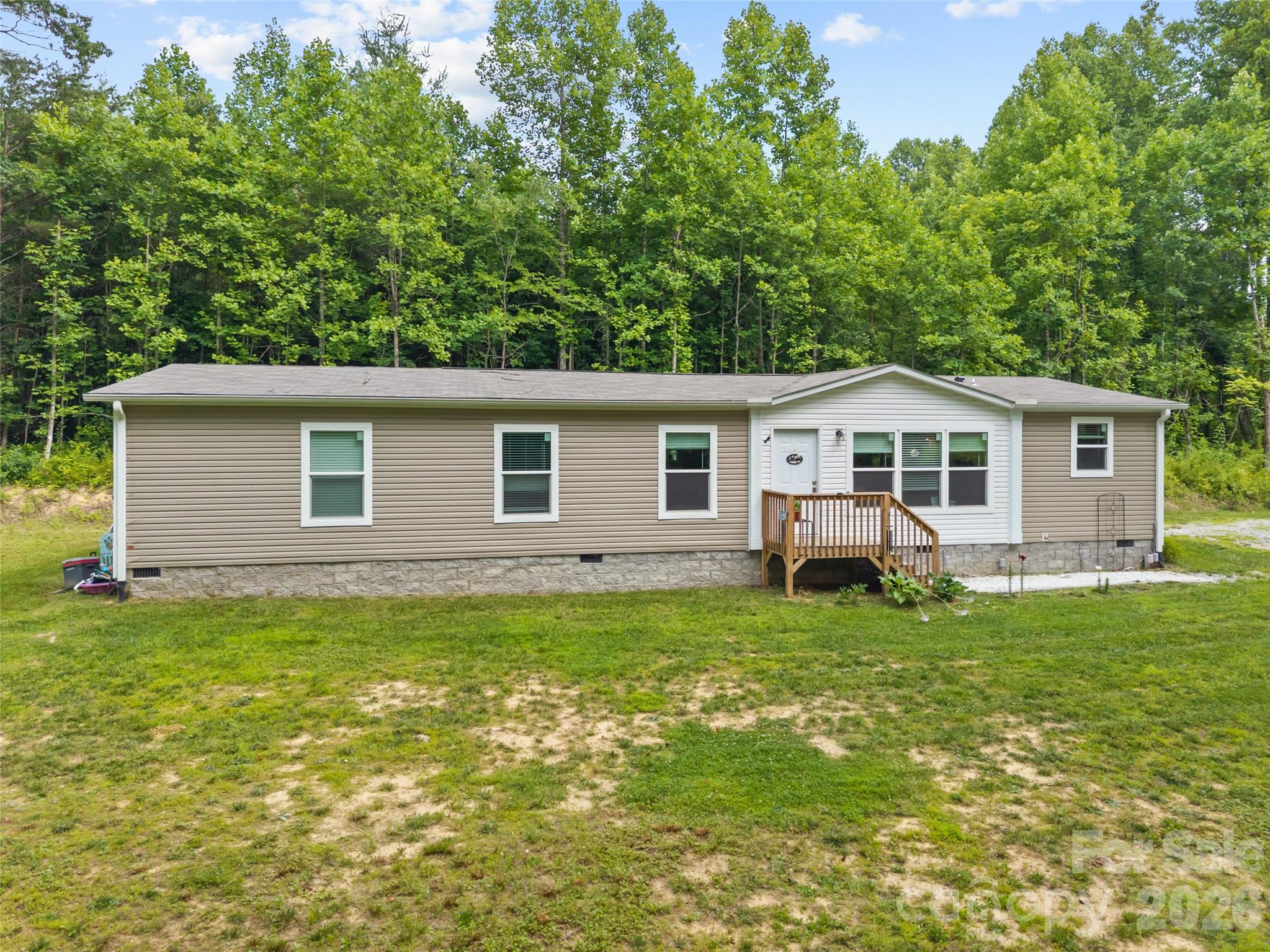 64 Tupper Lane — Hendersonville