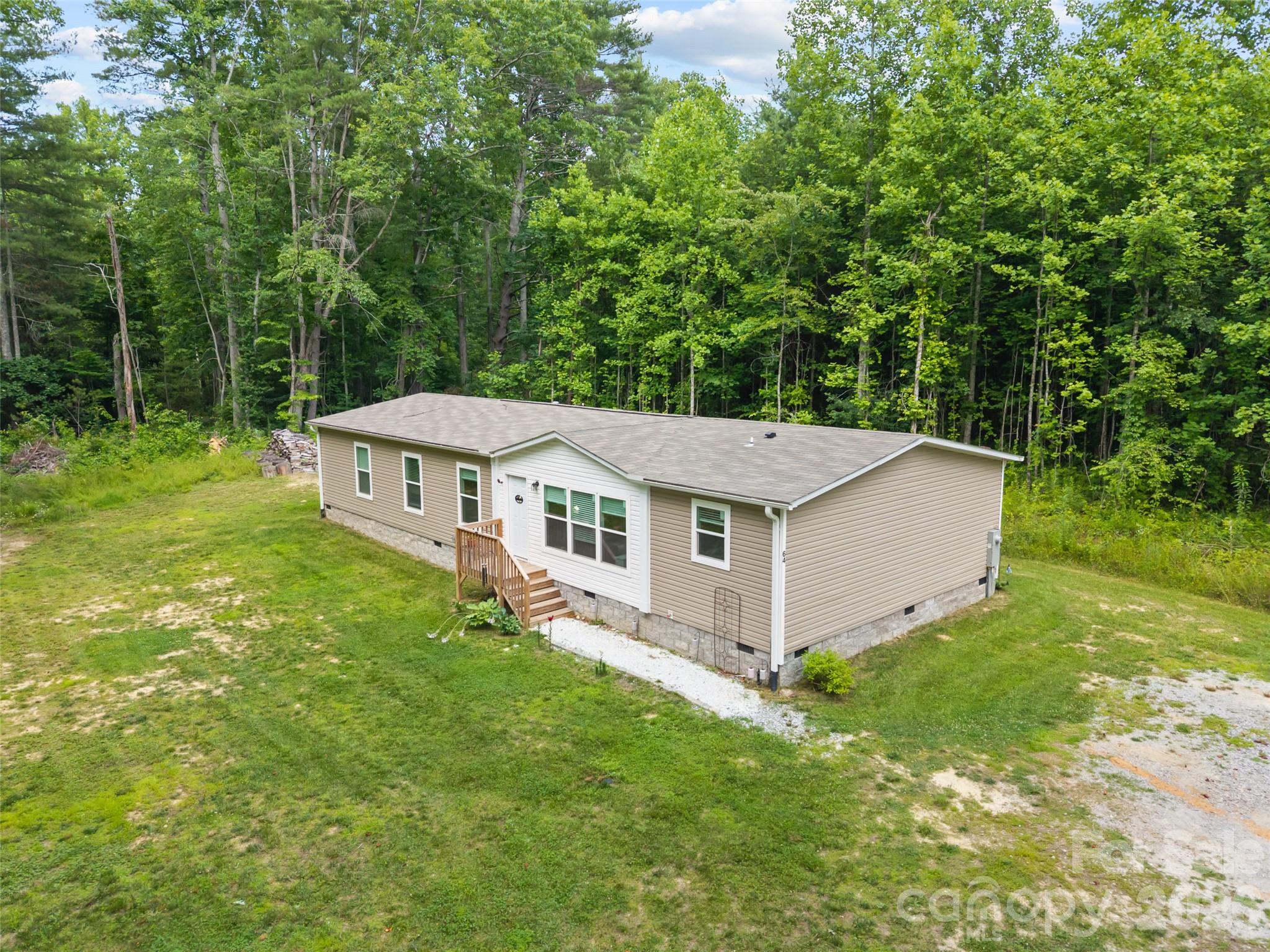 64 Tupper Lane — Hendersonville