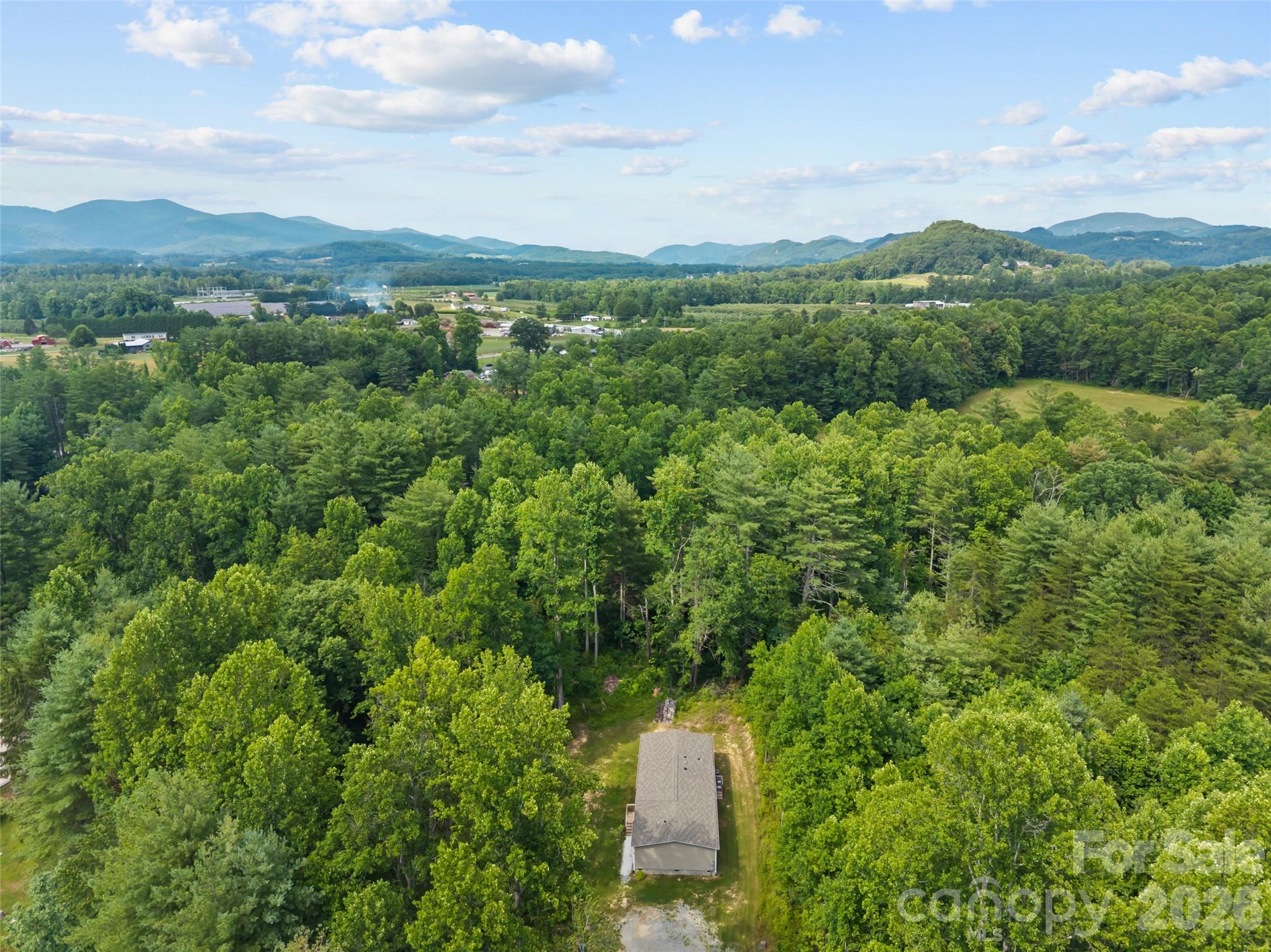 64 Tupper Lane — Hendersonville