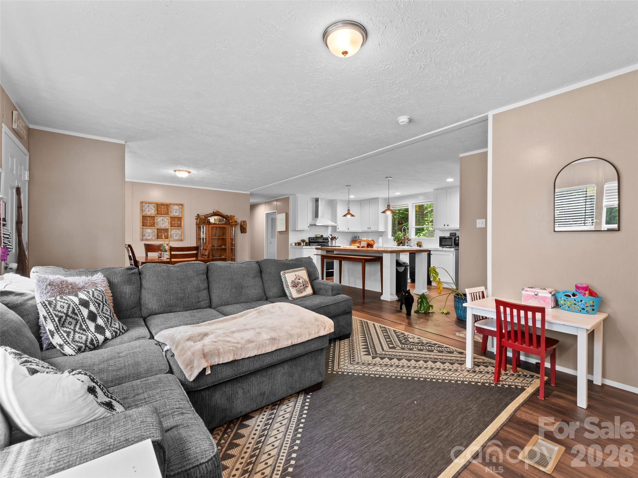 64 Tupper Lane — Hendersonville