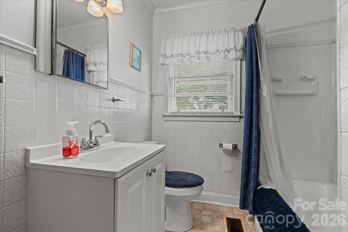 63 Lynn Avenue — Cheraw