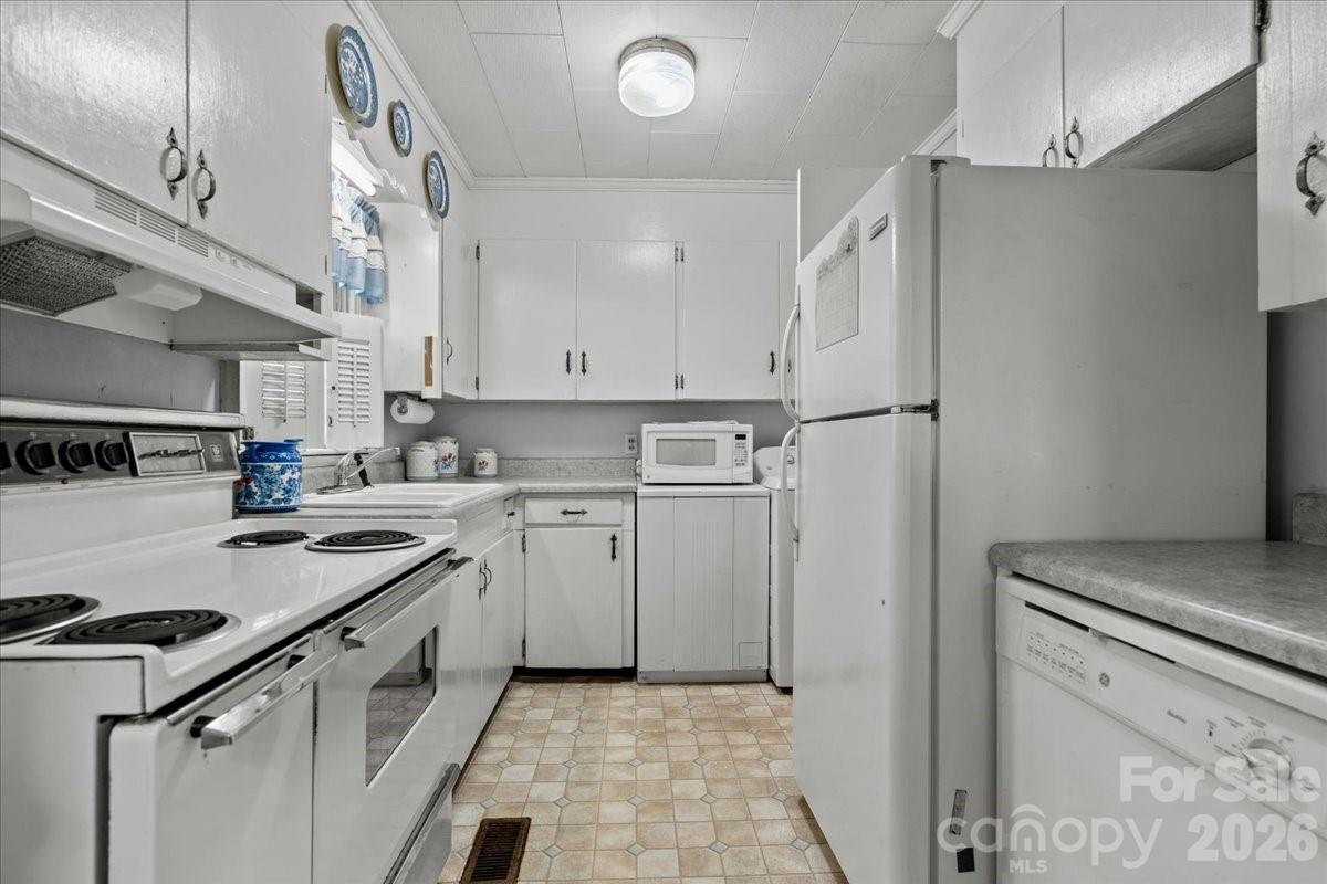 63 Lynn Avenue — Cheraw
