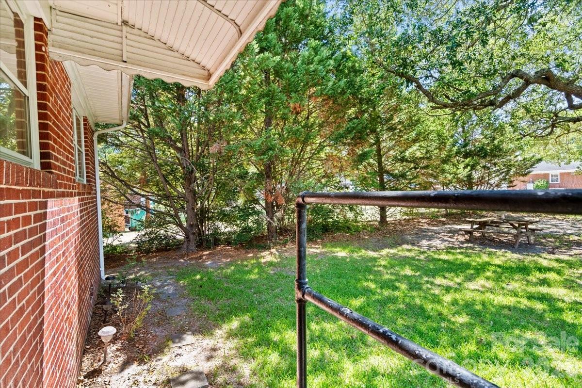 63 Lynn Avenue — Cheraw