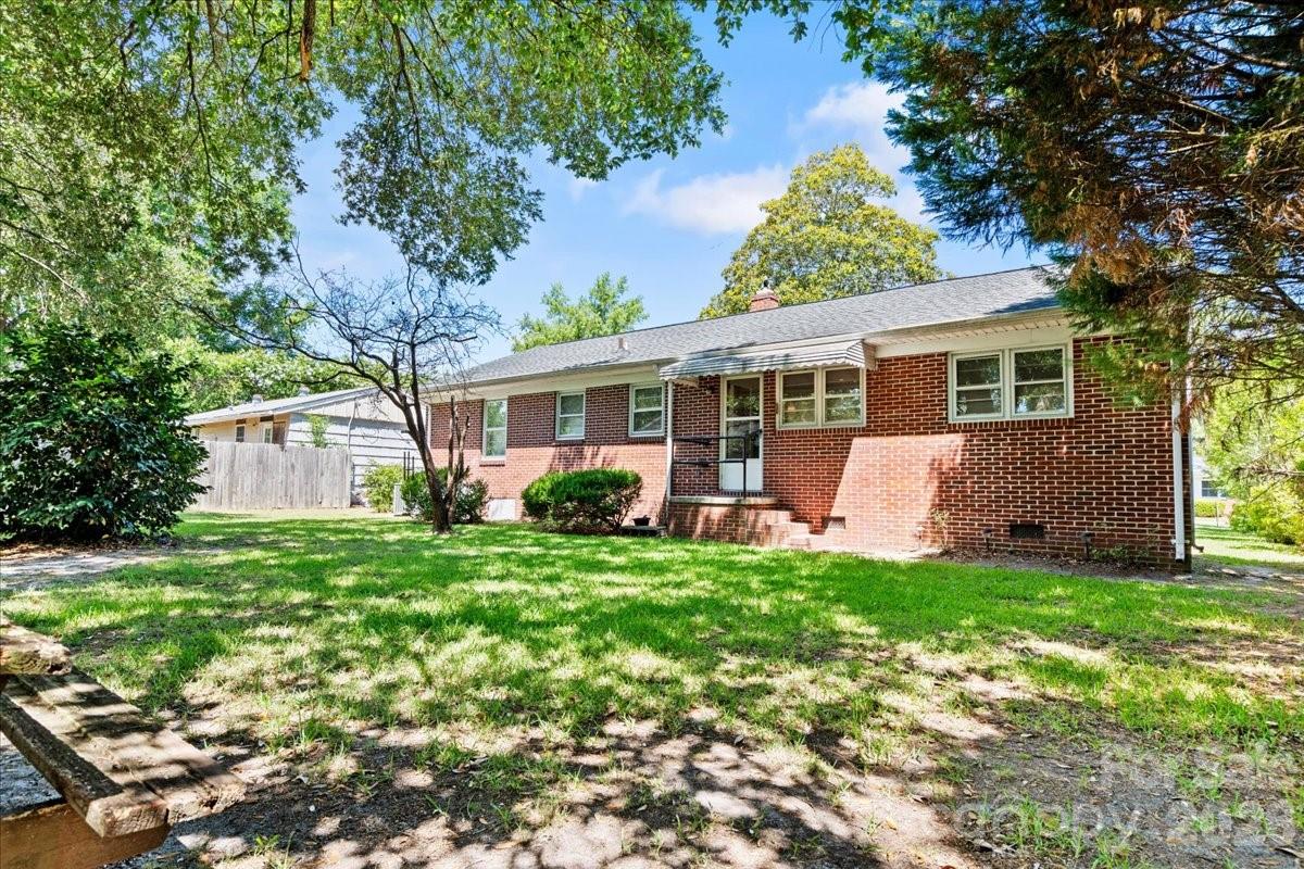 63 Lynn Avenue — Cheraw