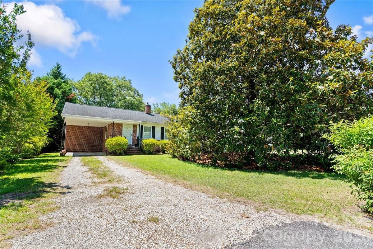 63 Lynn Avenue — Cheraw