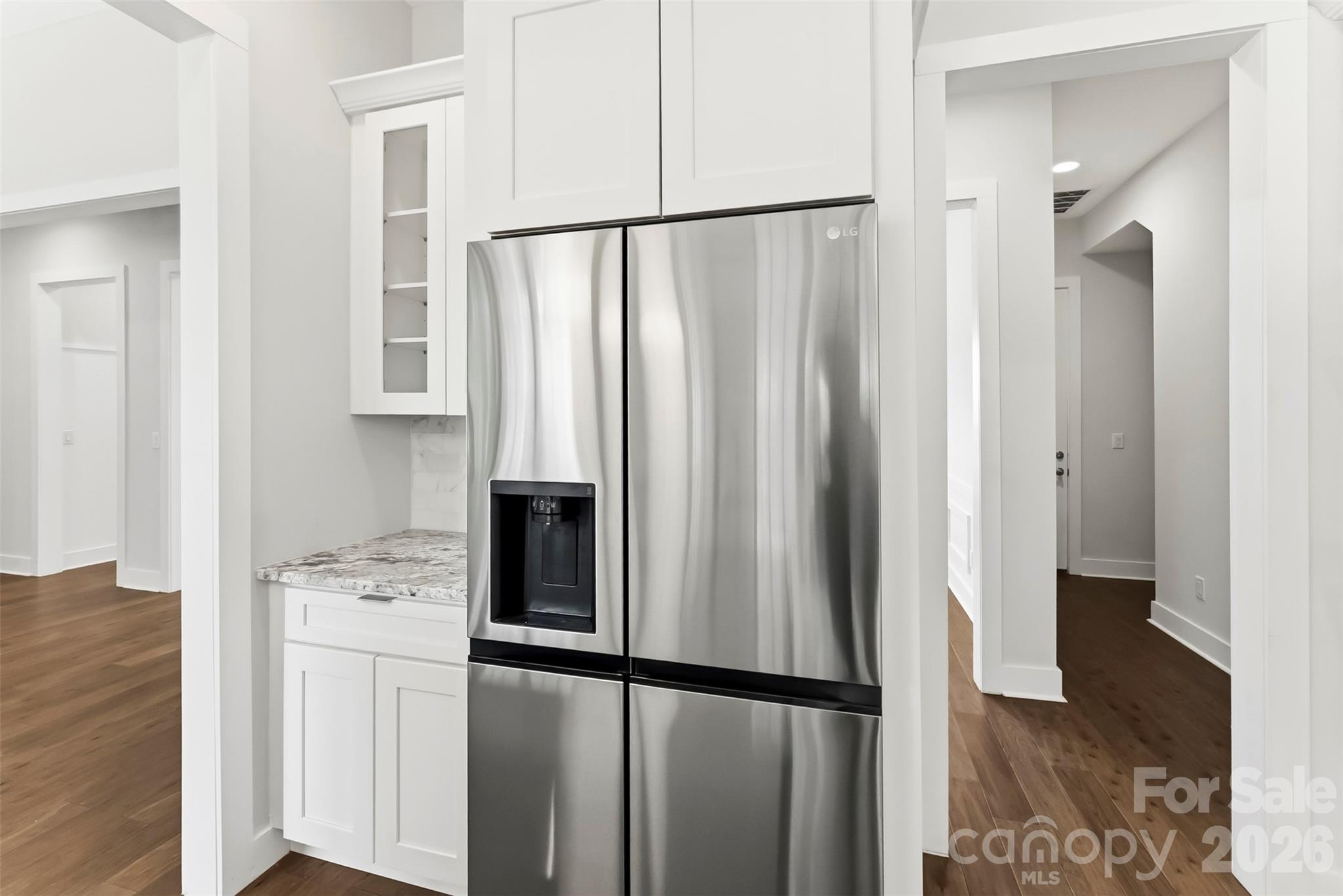 3000 Applewood Point Lane — Belmont