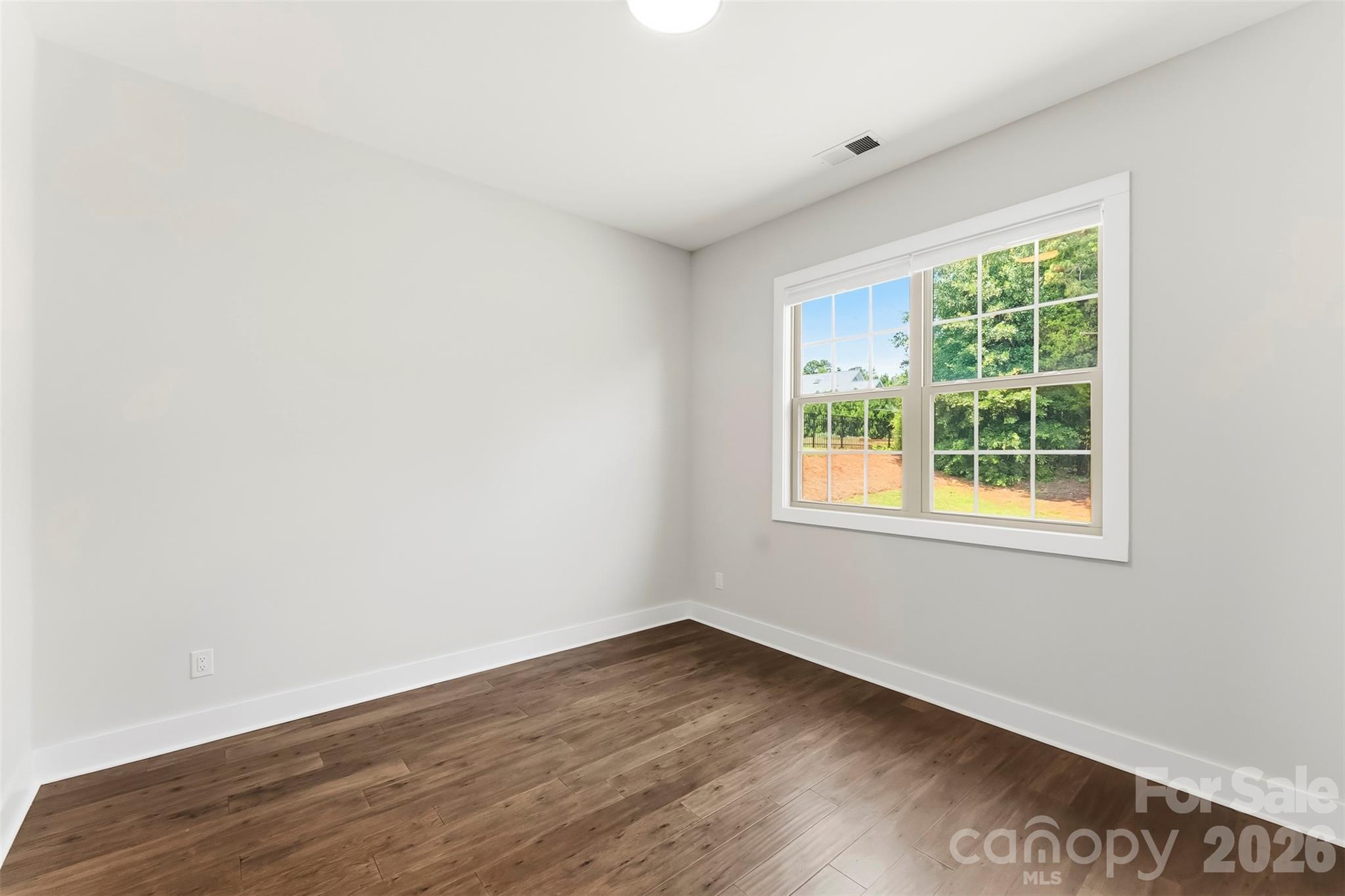 3000 Applewood Point Lane — Belmont