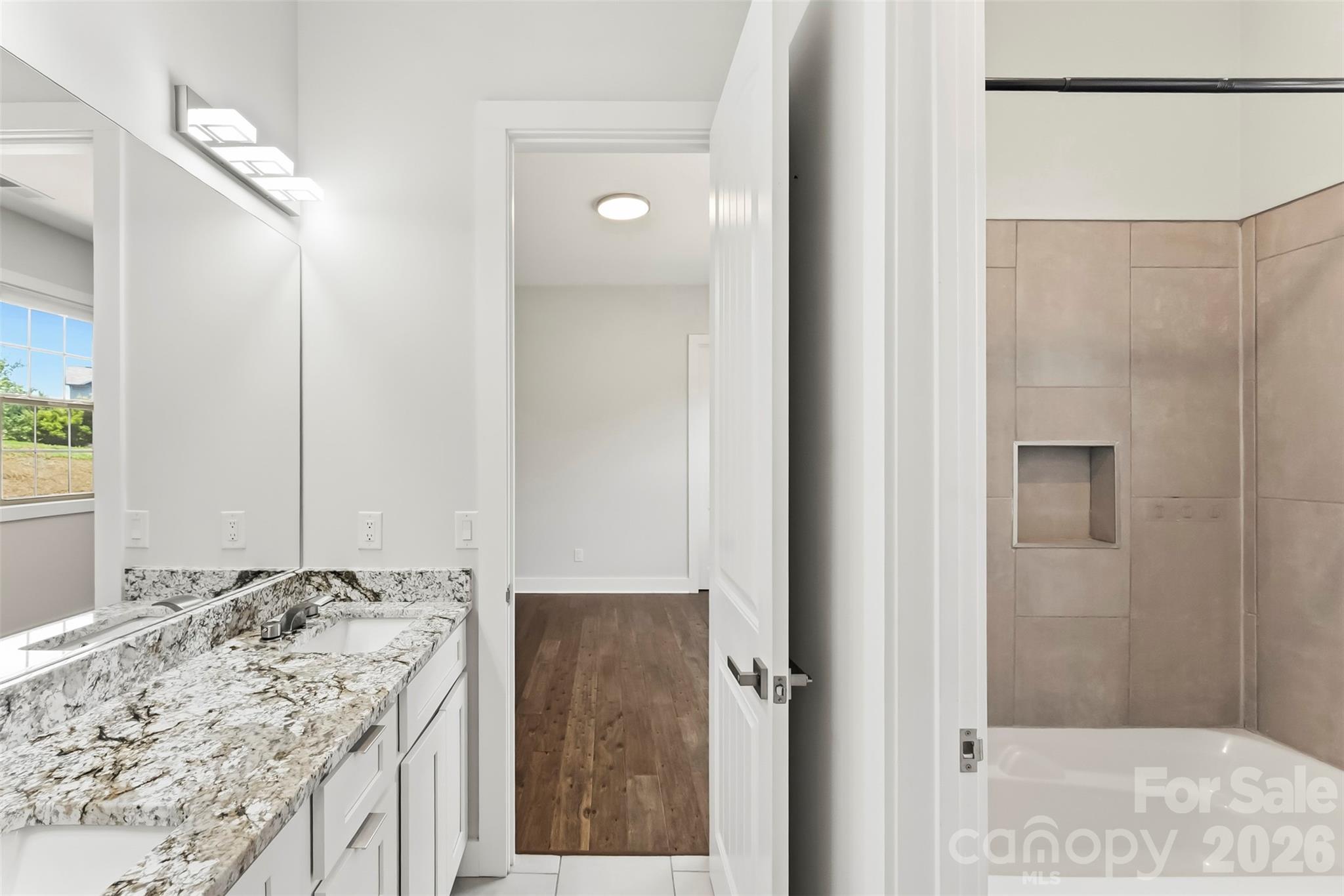 3000 Applewood Point Lane — Belmont