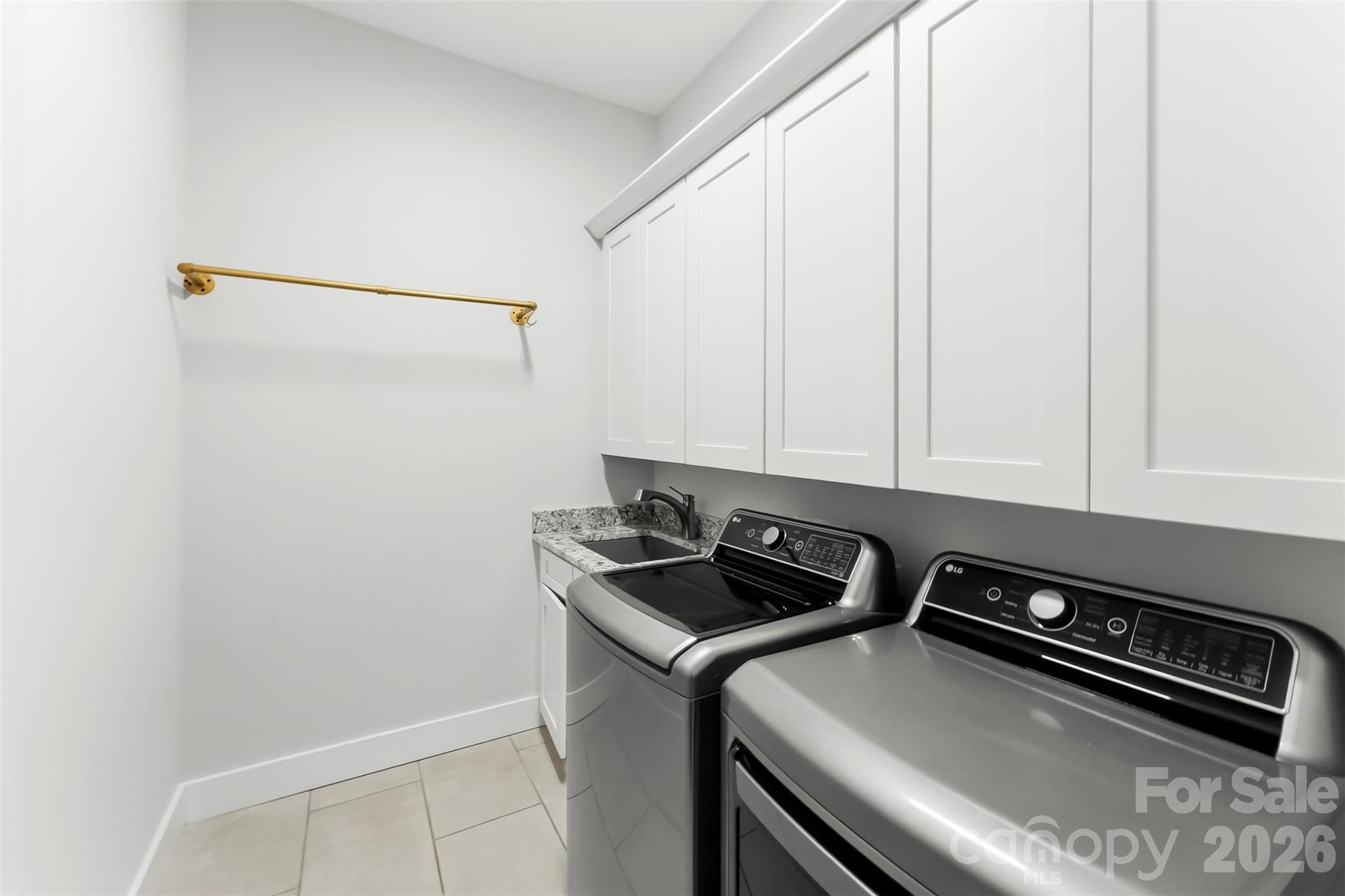 3000 Applewood Point Lane — Belmont
