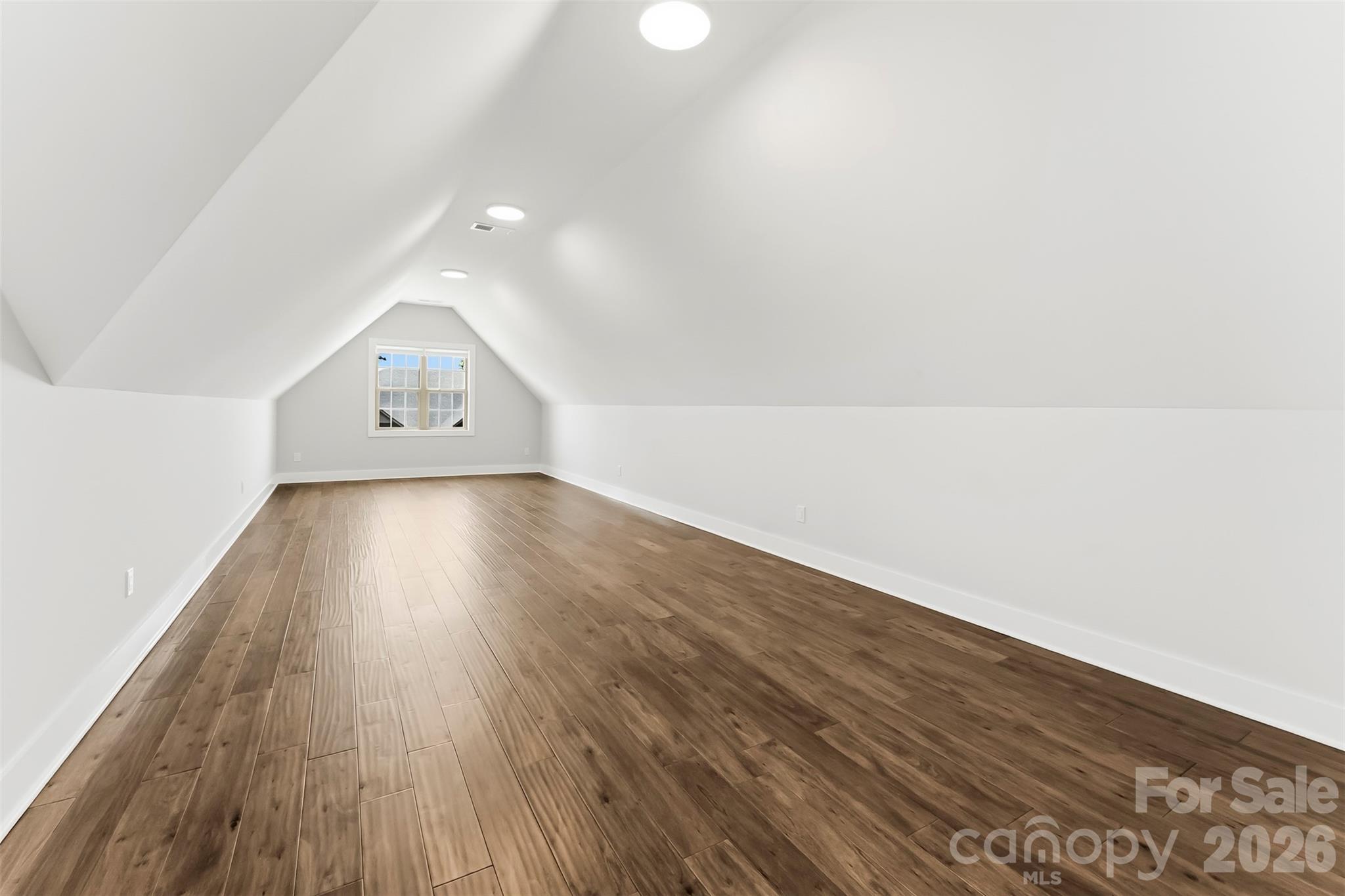 3000 Applewood Point Lane — Belmont