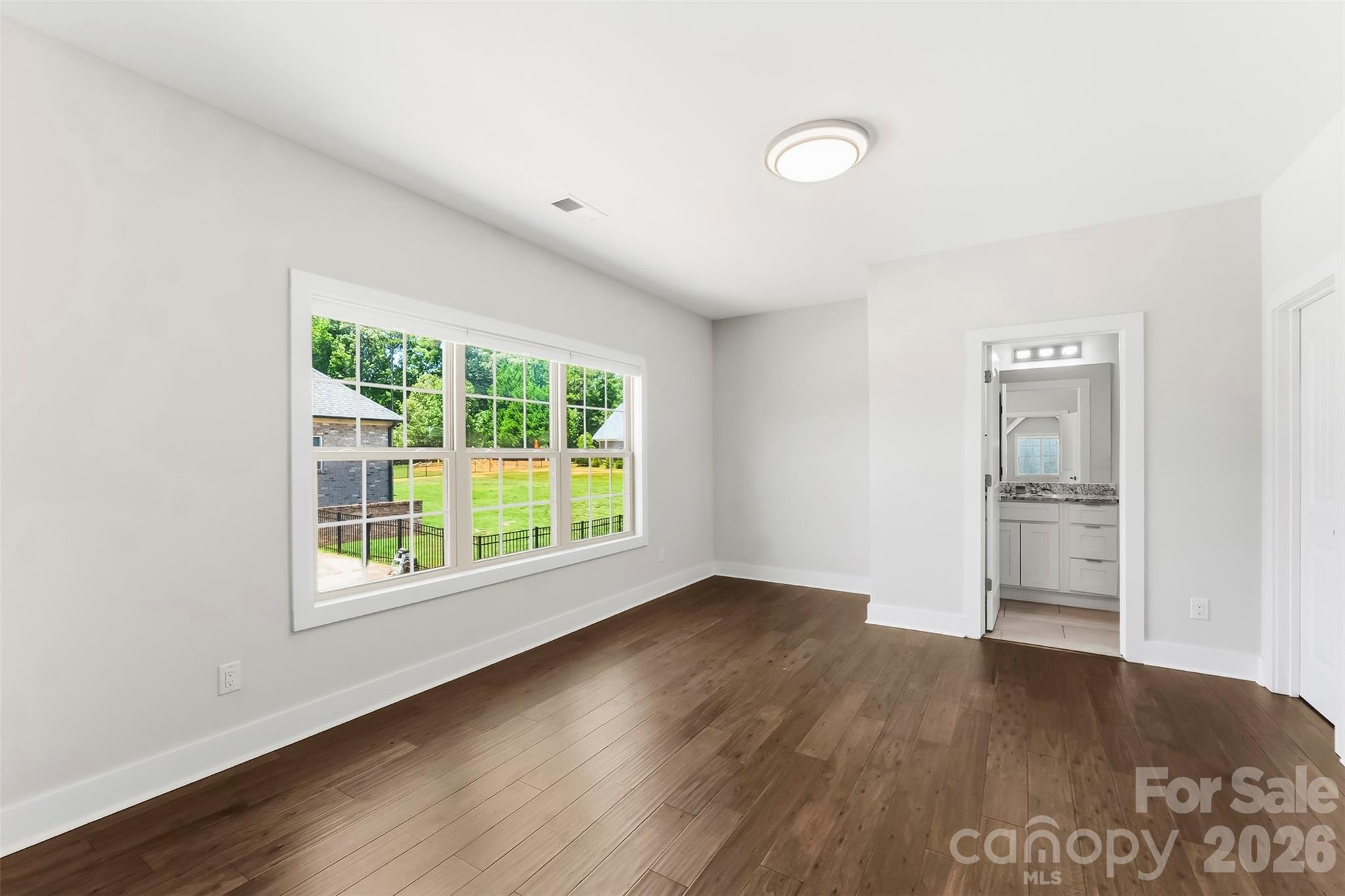 3000 Applewood Point Lane — Belmont