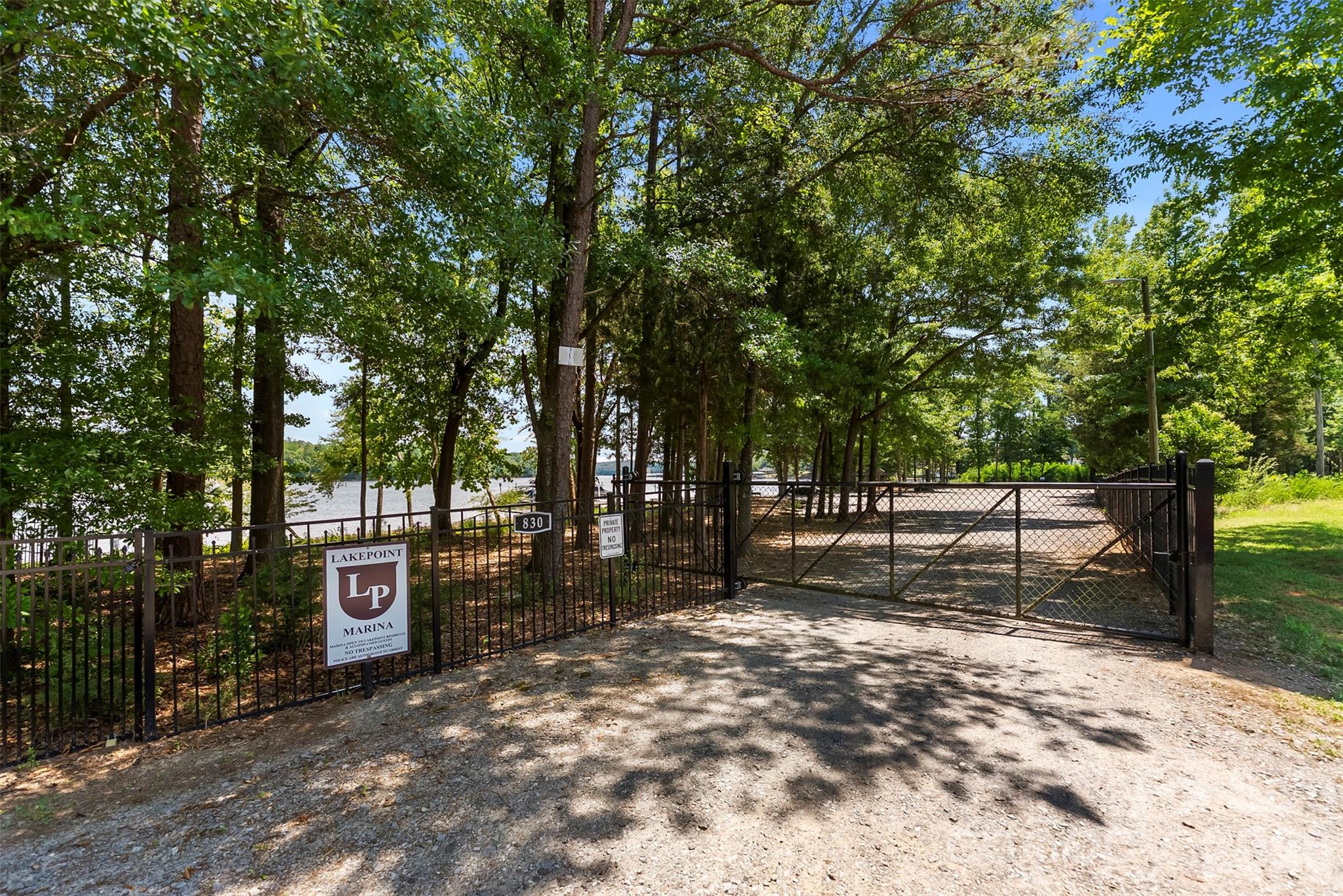 3000 Applewood Point Lane — Belmont
