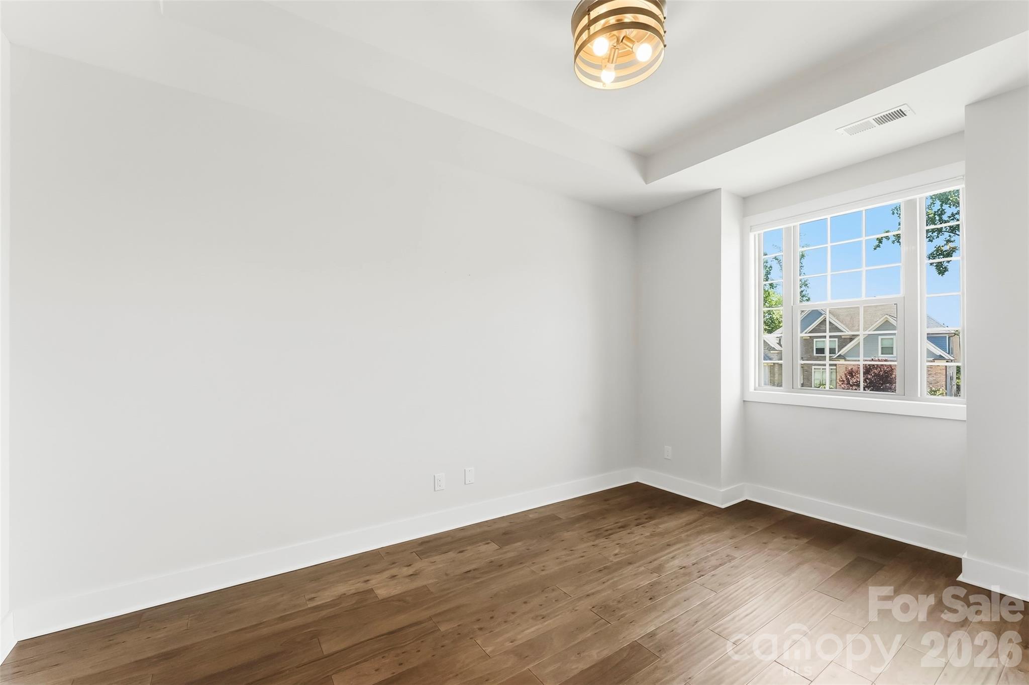 3000 Applewood Point Lane — Belmont