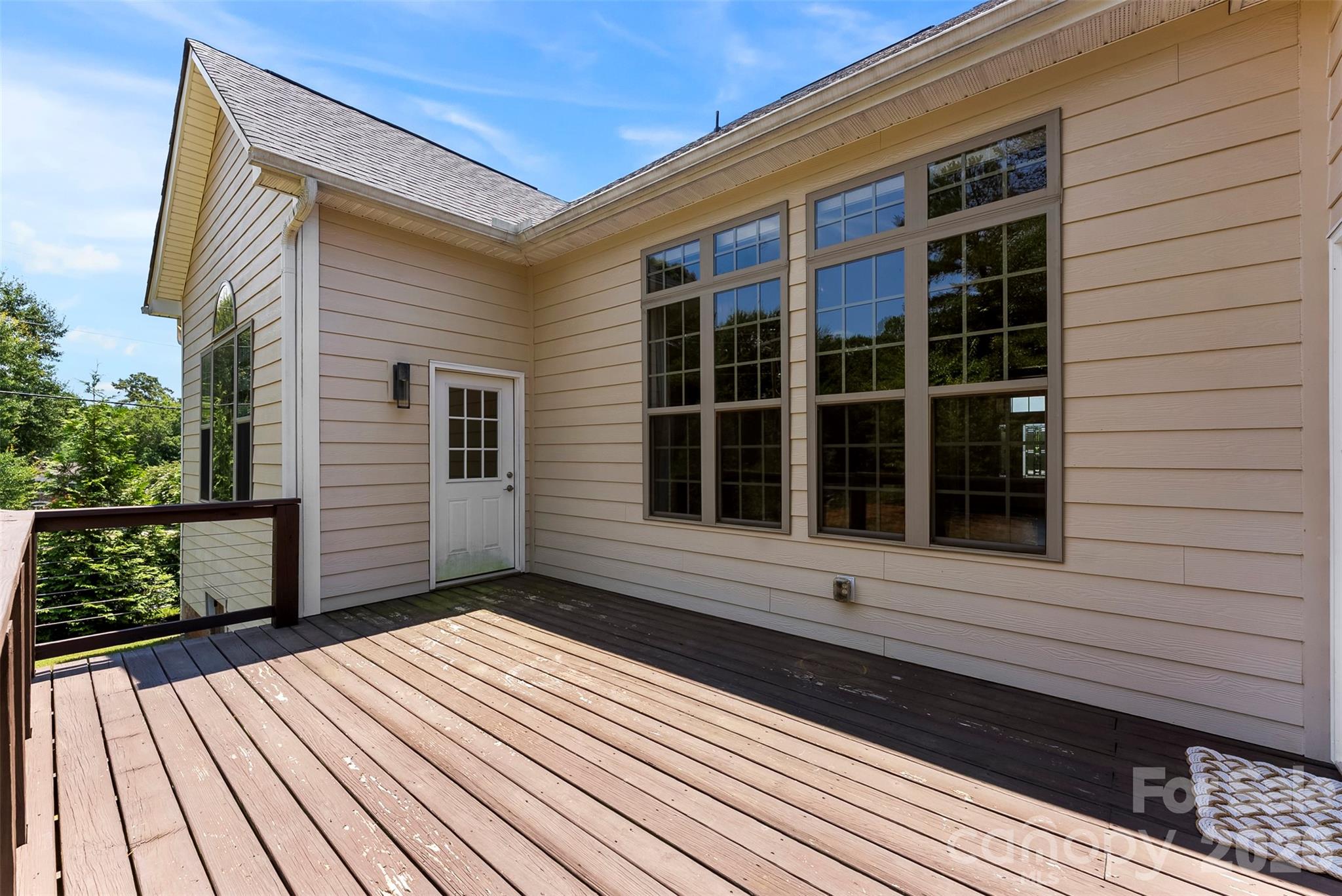 3000 Applewood Point Lane — Belmont