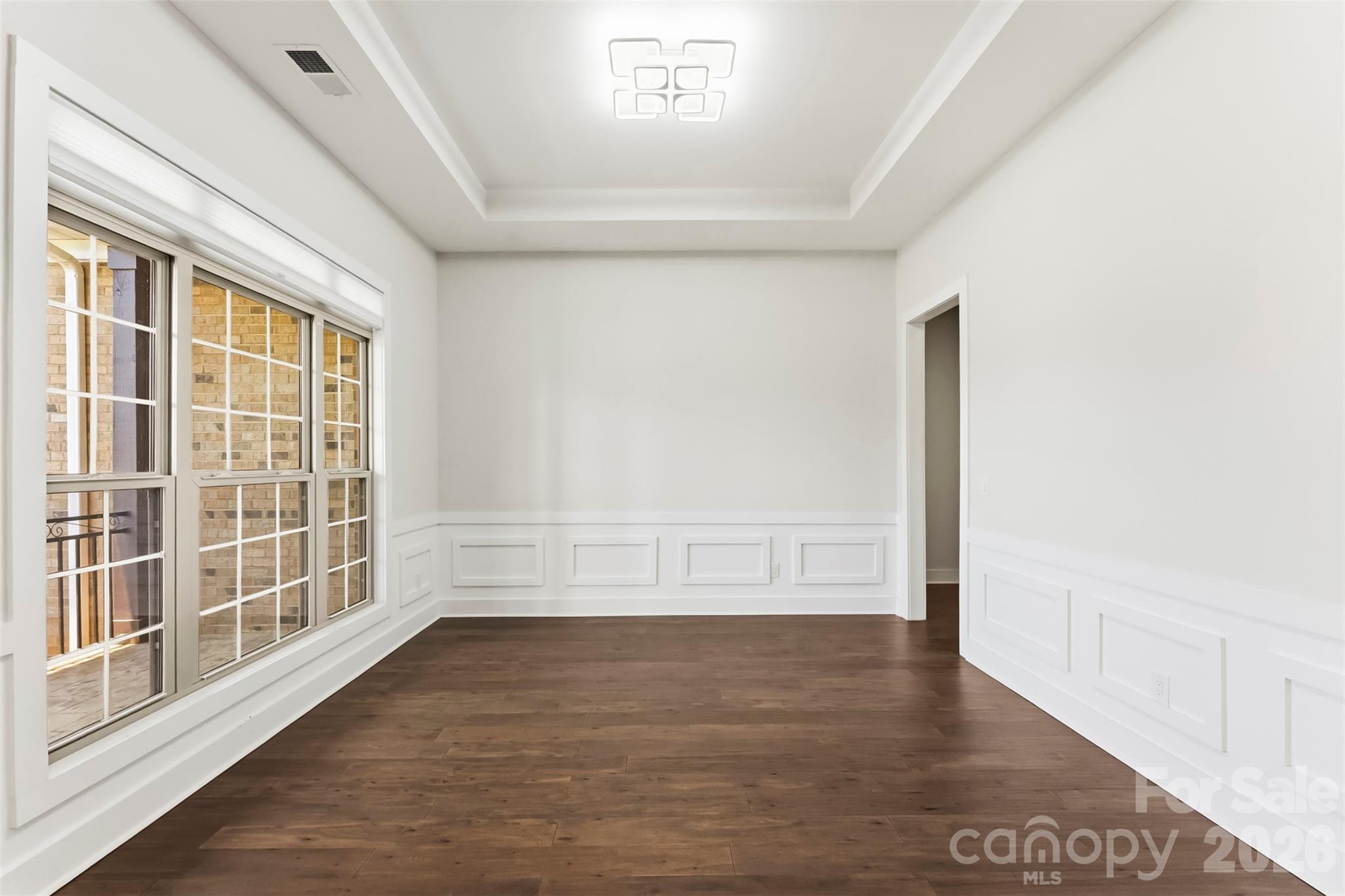 3000 Applewood Point Lane — Belmont