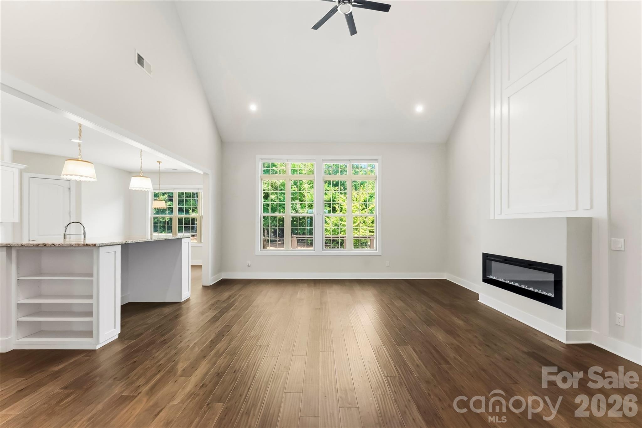 3000 Applewood Point Lane — Belmont