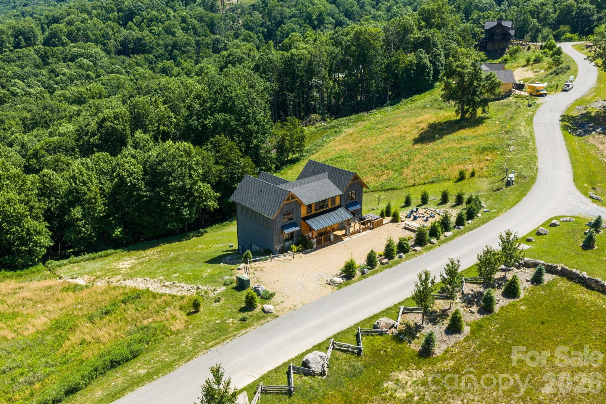1030 High Valley Overlook — Banner Elk