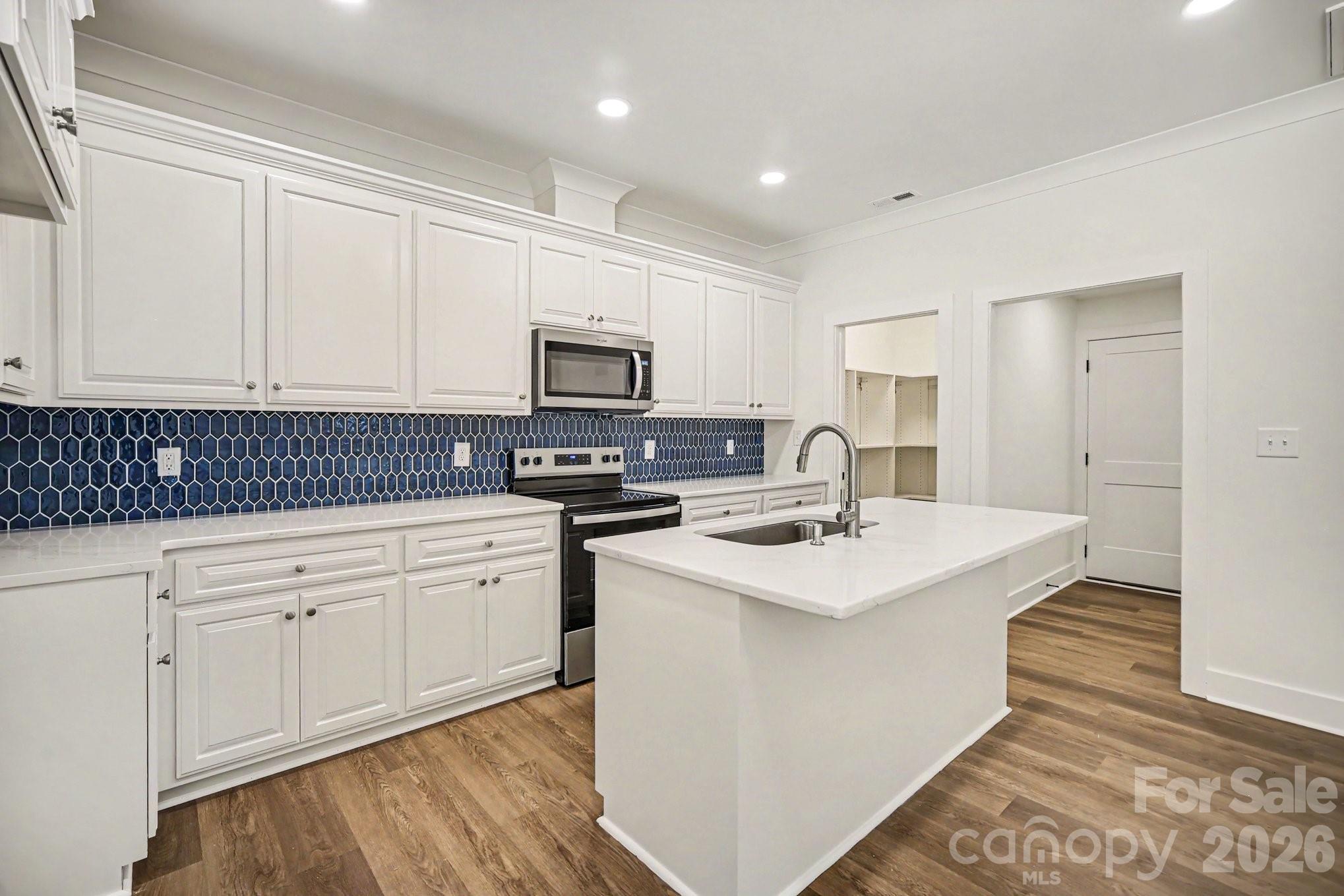 101 Delancy Street — Locust
