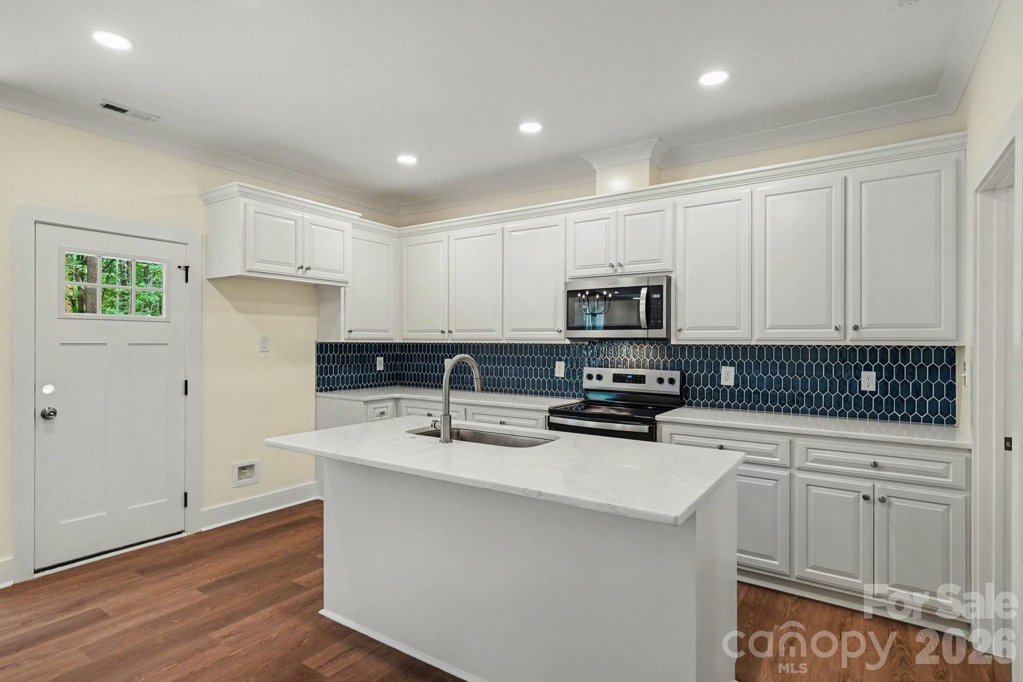 101 Delancy Street — Locust