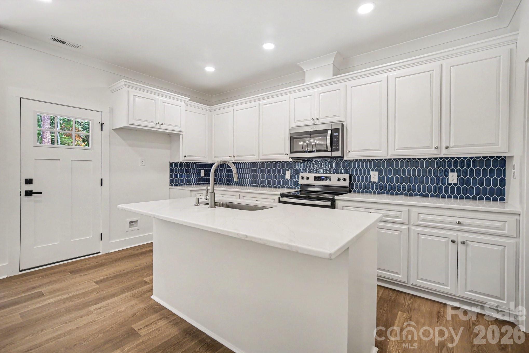 101 Delancy Street — Locust