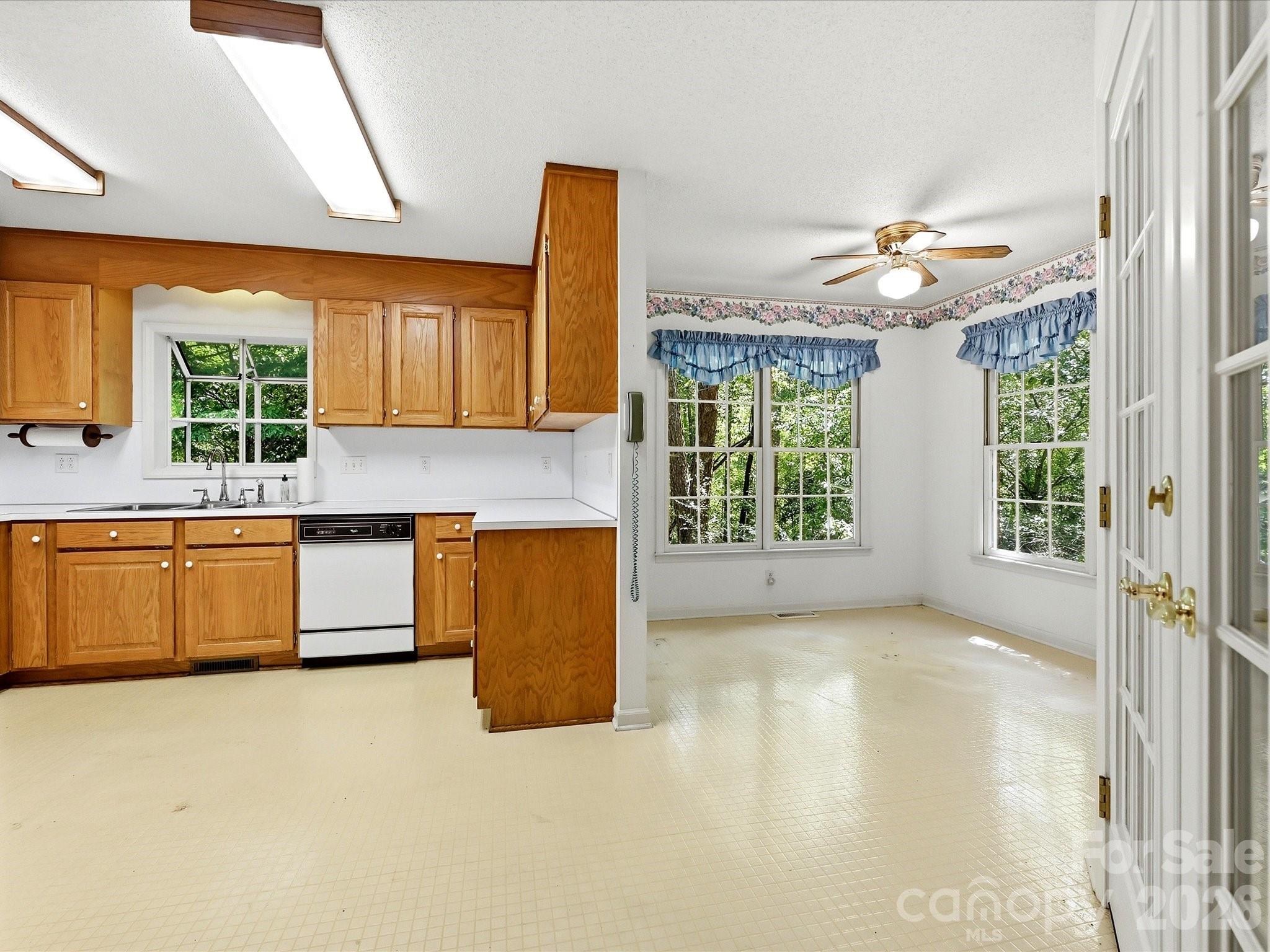 5950 King Wilkinson Road — Denver