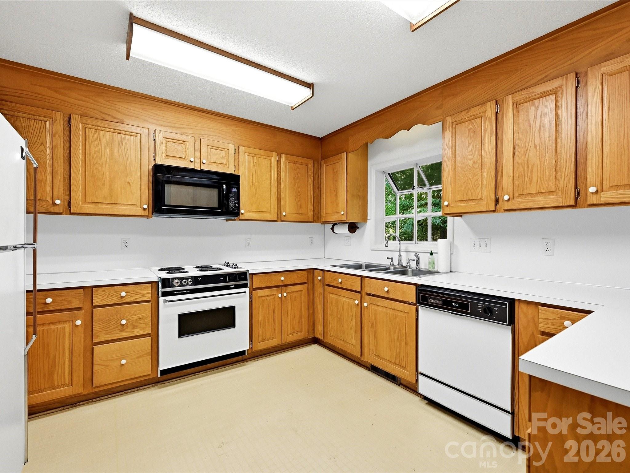 5950 King Wilkinson Road — Denver