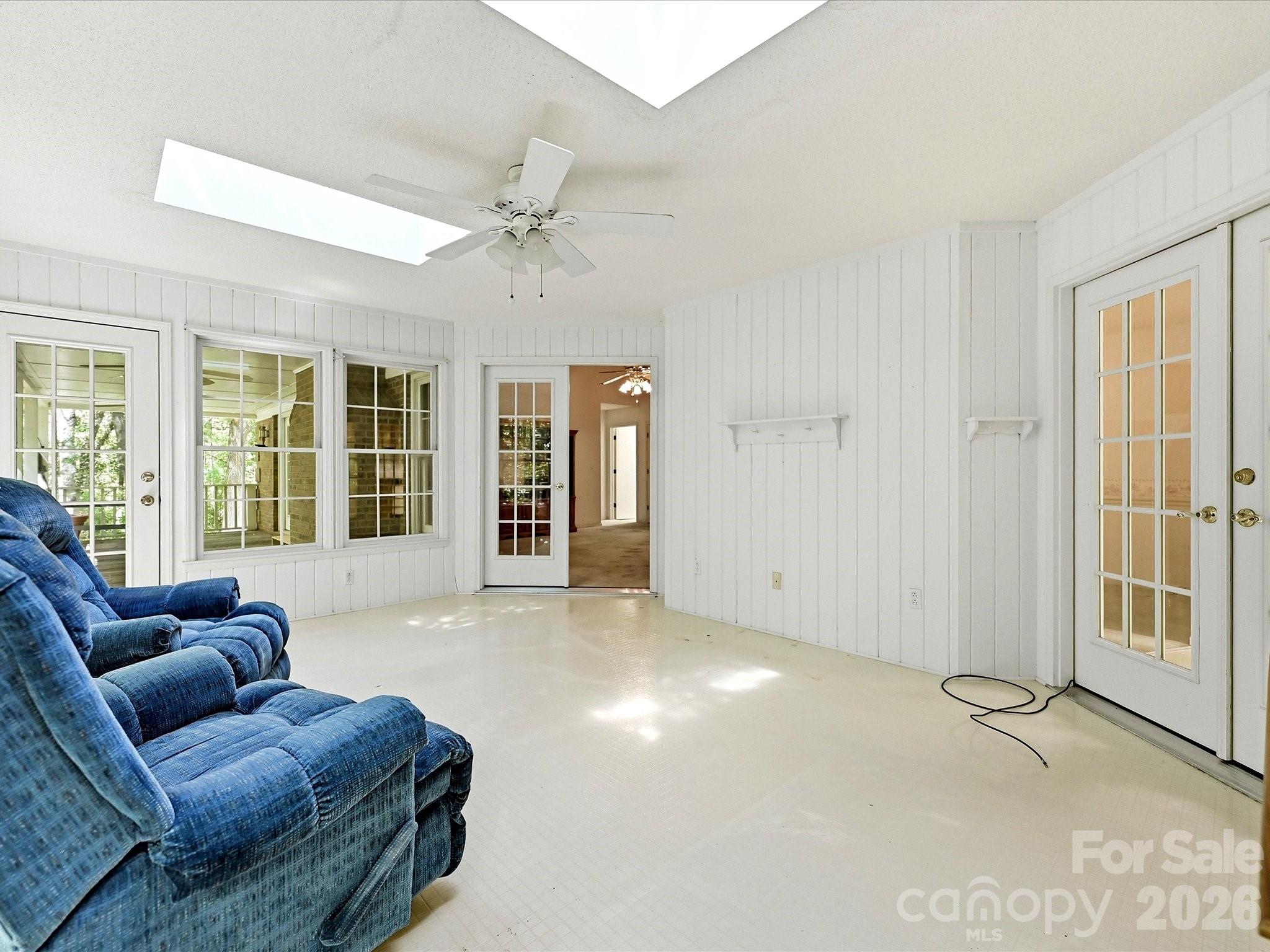 5950 King Wilkinson Road — Denver