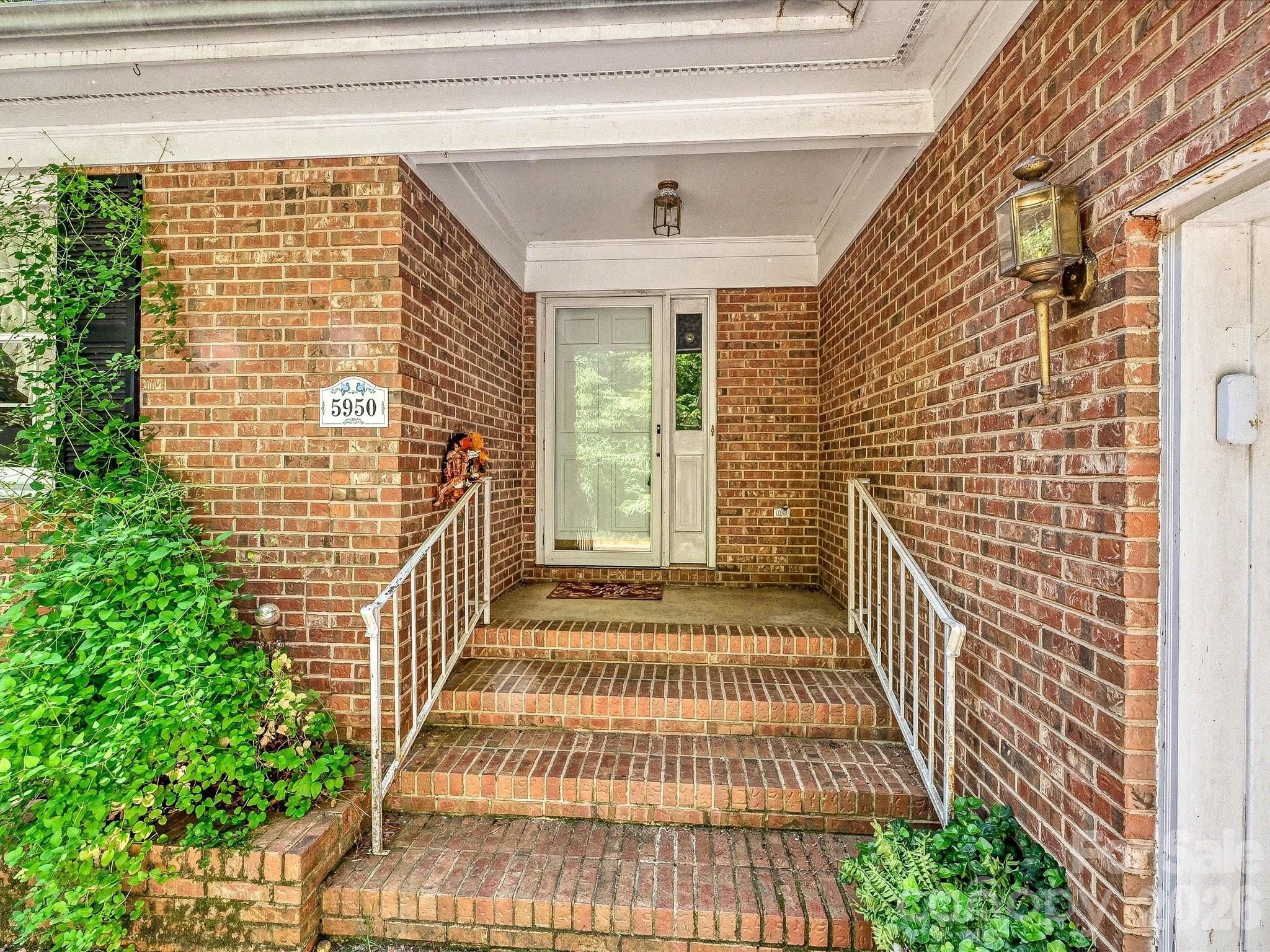 5950 King Wilkinson Road — Denver
