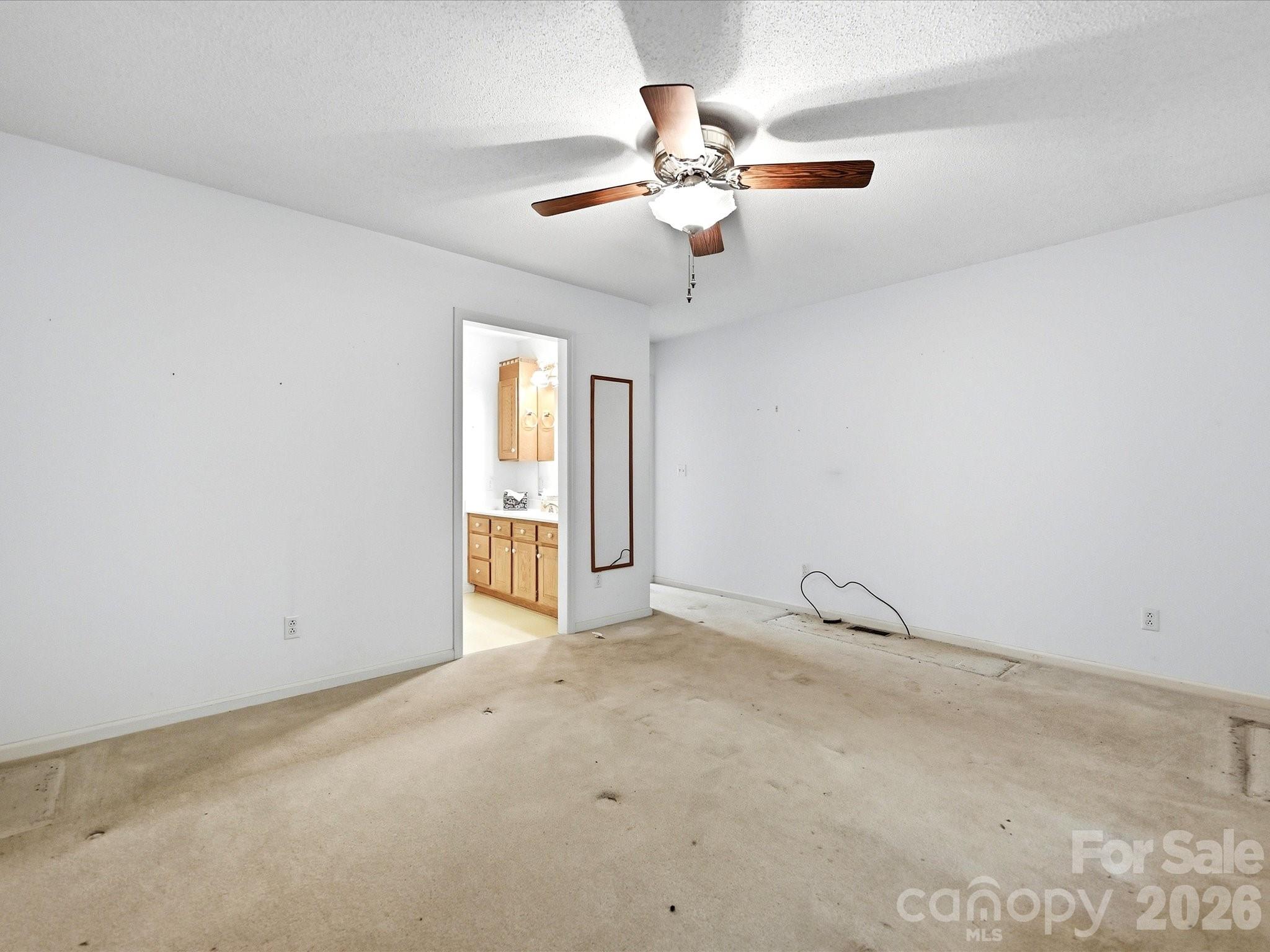 5950 King Wilkinson Road — Denver