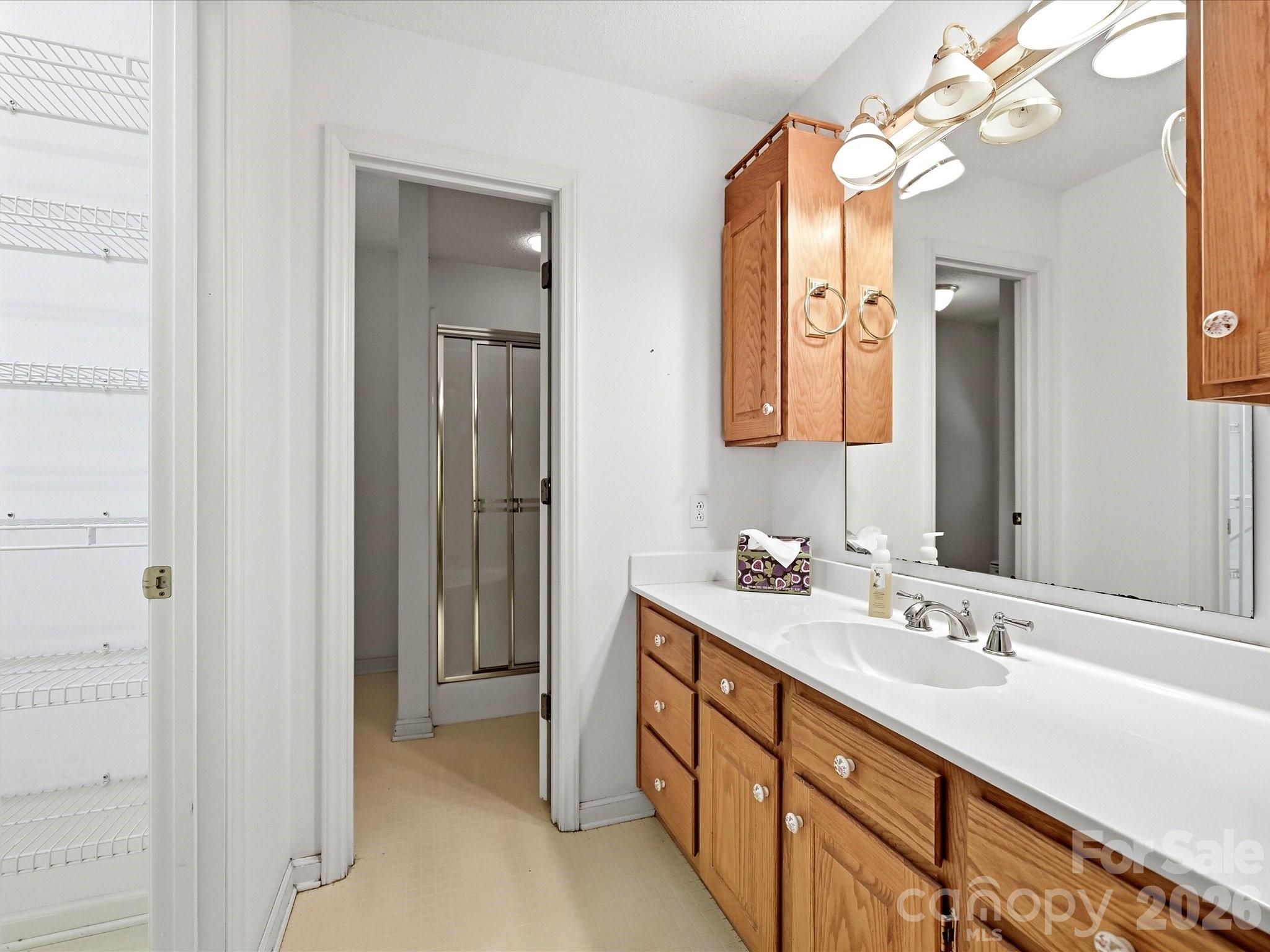 5950 King Wilkinson Road — Denver