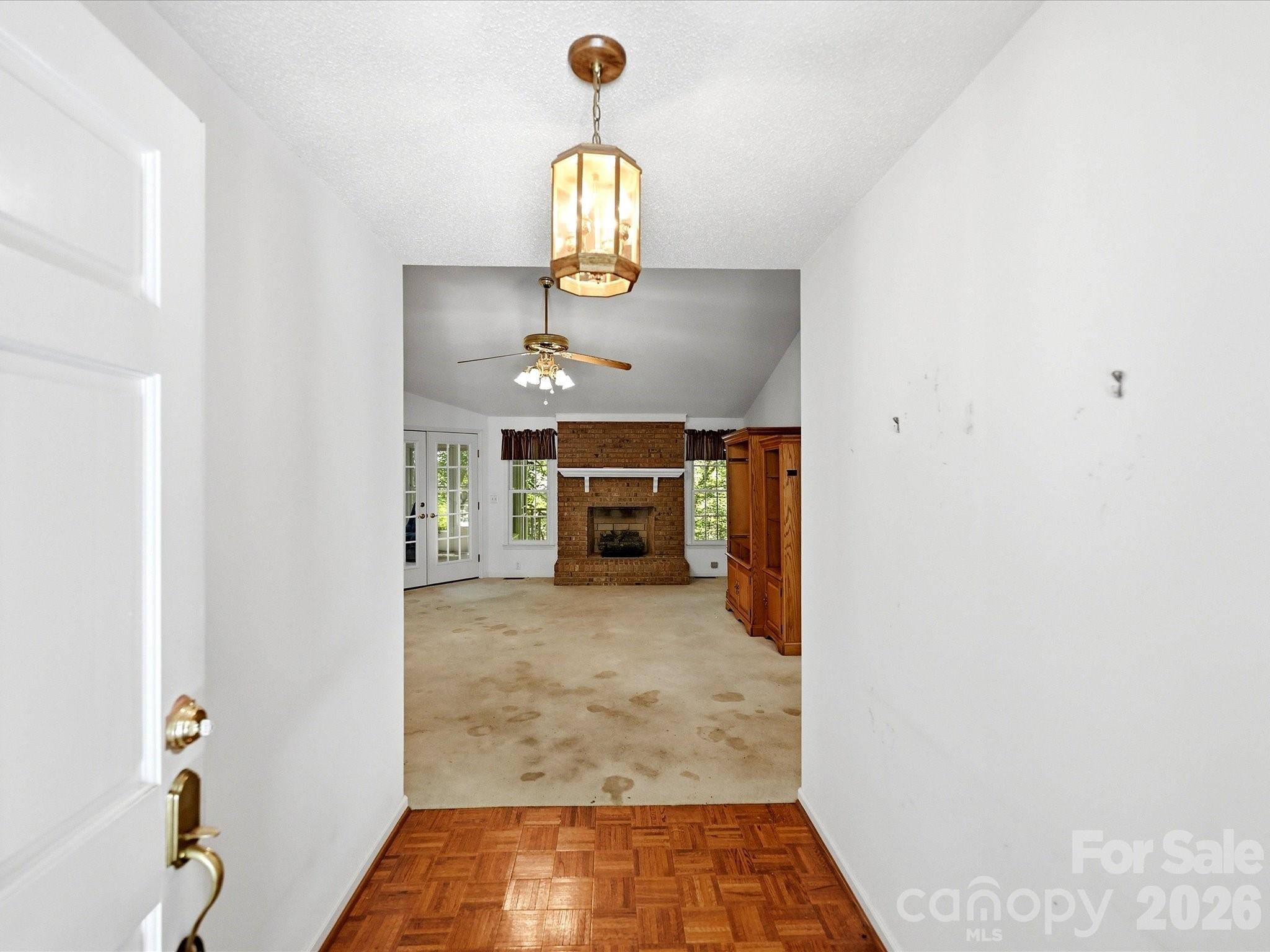 5950 King Wilkinson Road — Denver
