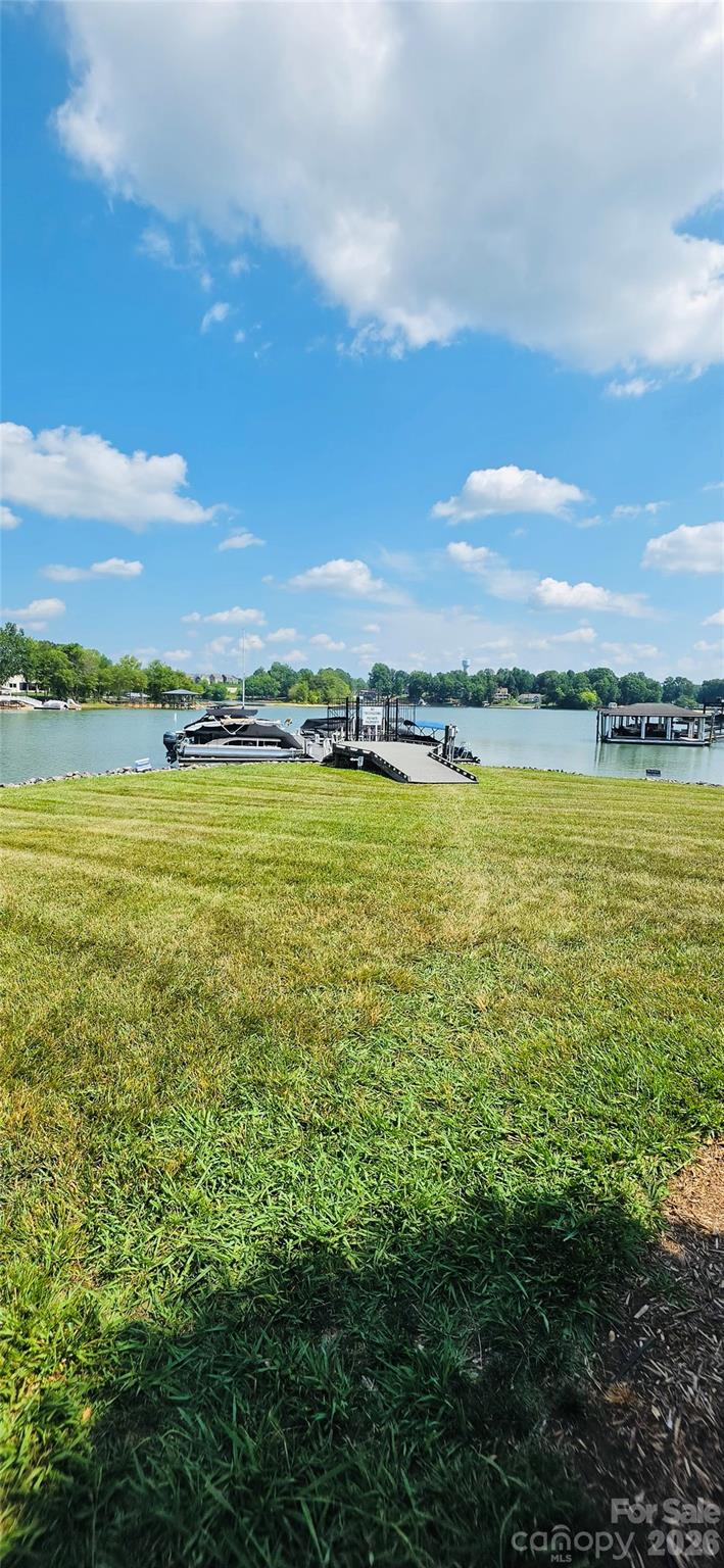 206 Pamlico Lane — Mooresville