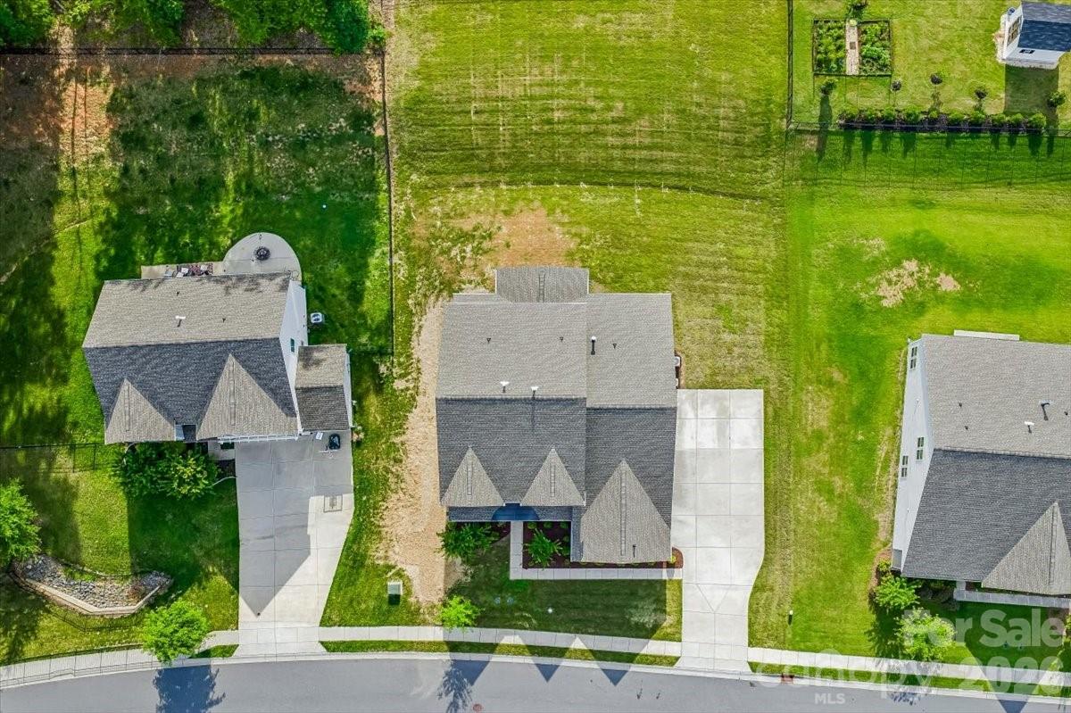 1427 Brooksland Place — Waxhaw