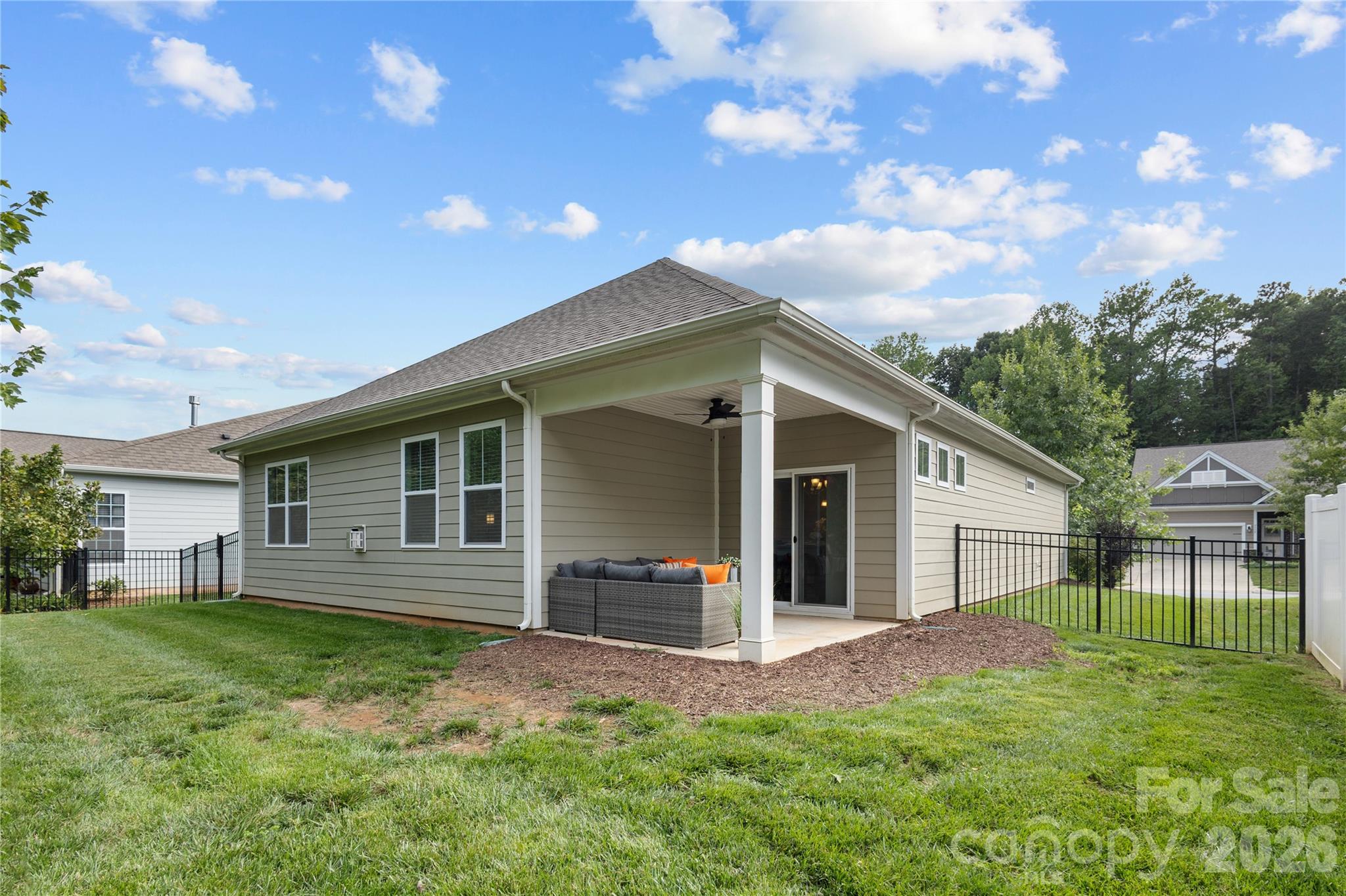 2449 Seagull Drive — Denver