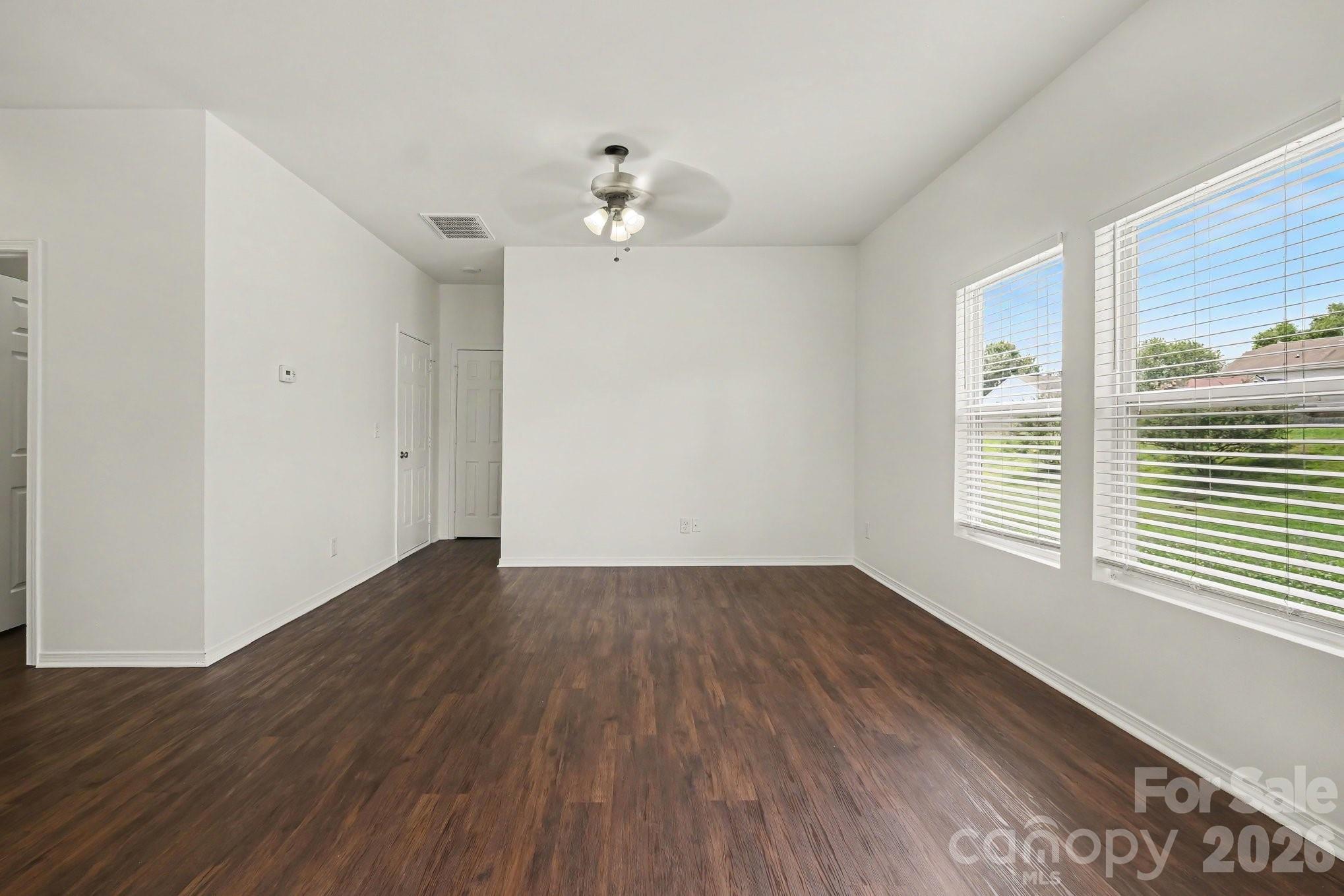 4636 Meadowfield Road — Charlotte